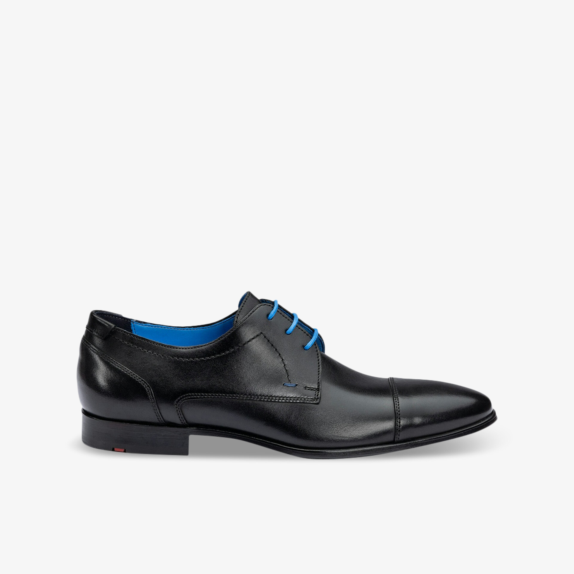 Eleganter schwarzer Lederschuh mit spitzer Zehenkappe und klassischer Schnürung, komfortabel und hochwertig verarbeitet