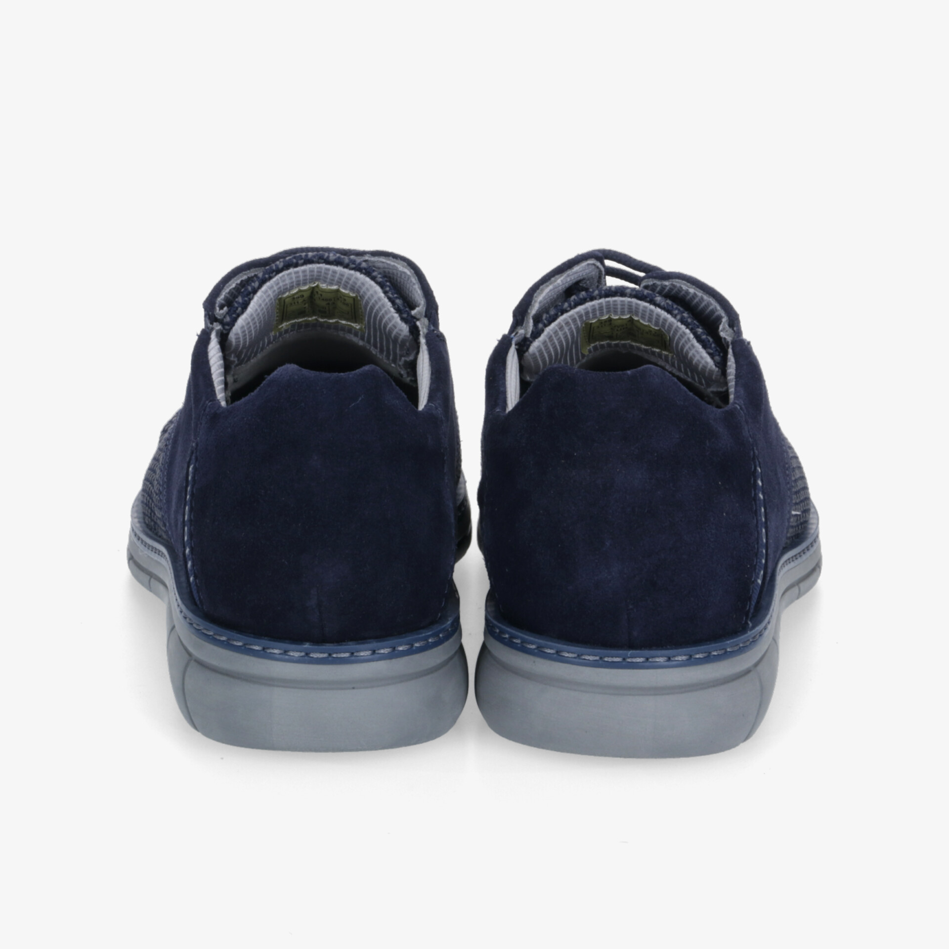 Elegante blaue Schuhe mit rutschfester Sohle für optimalen Komfort und modernen Stil.