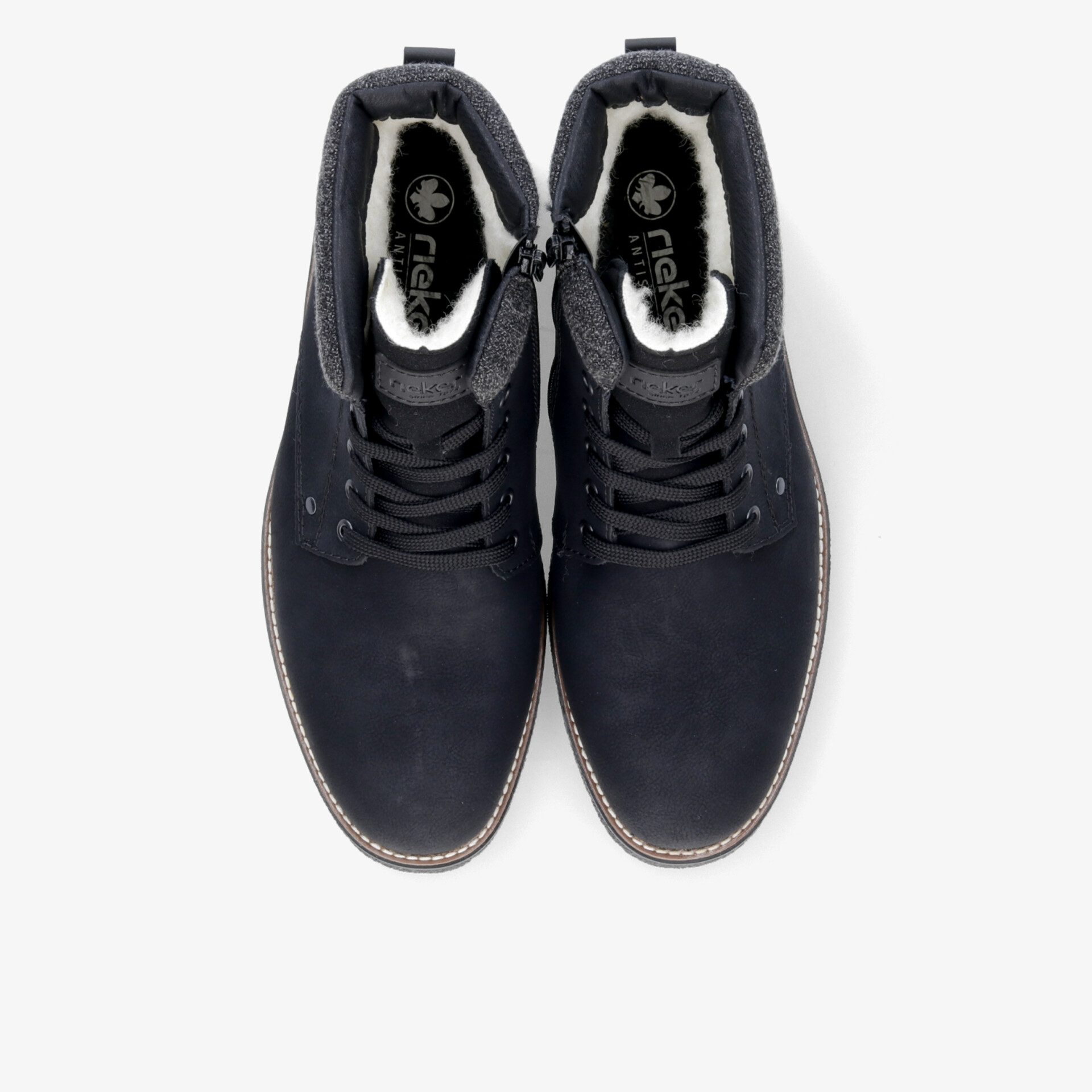 Schwarze Winterboots mit warmem Innenfutter, robuster rutschfester Sohle und schnürbarem Design