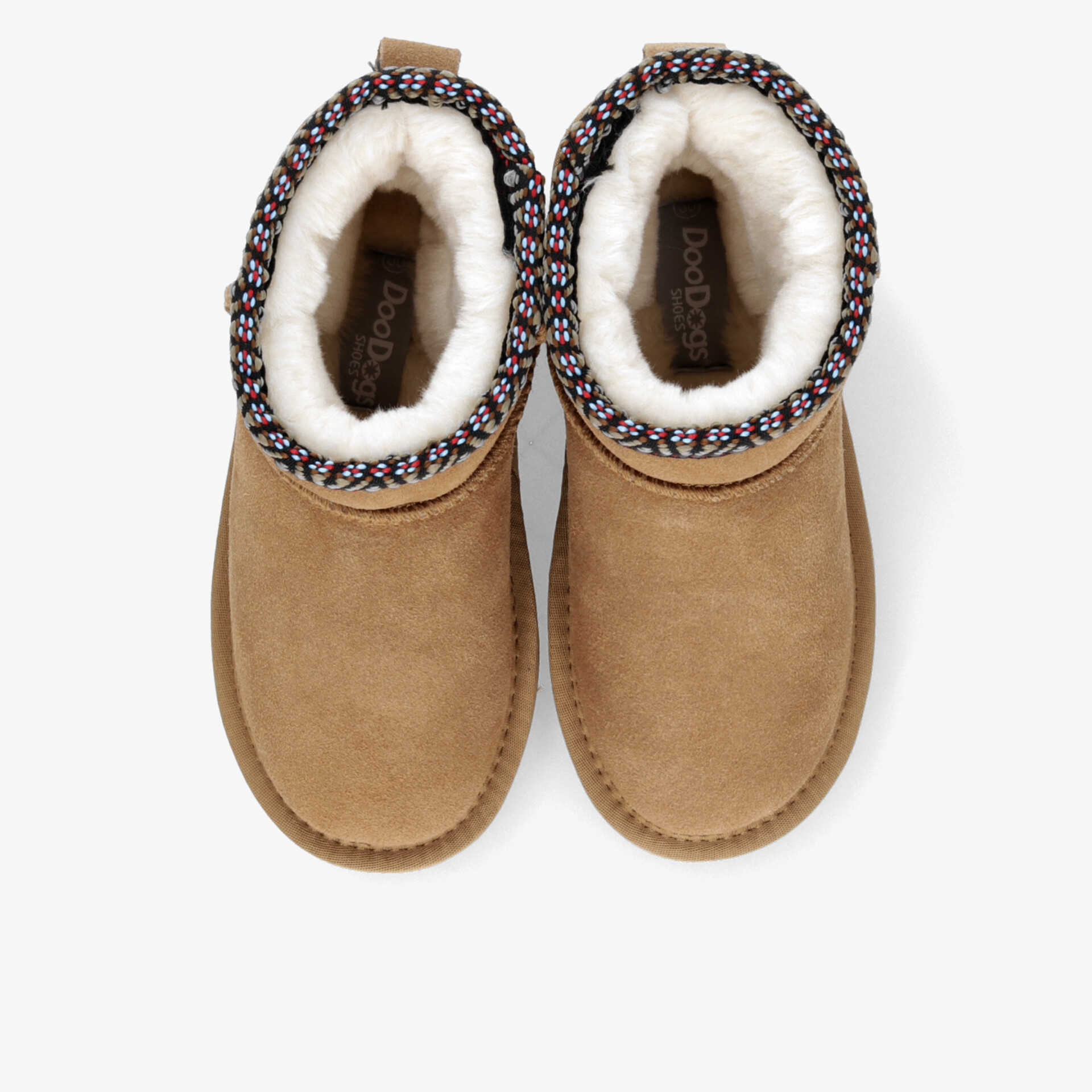 Bequeme, warme Hausschuhe mit weicher Polsterung und rutschfester Sohle für komfortable Nutzung