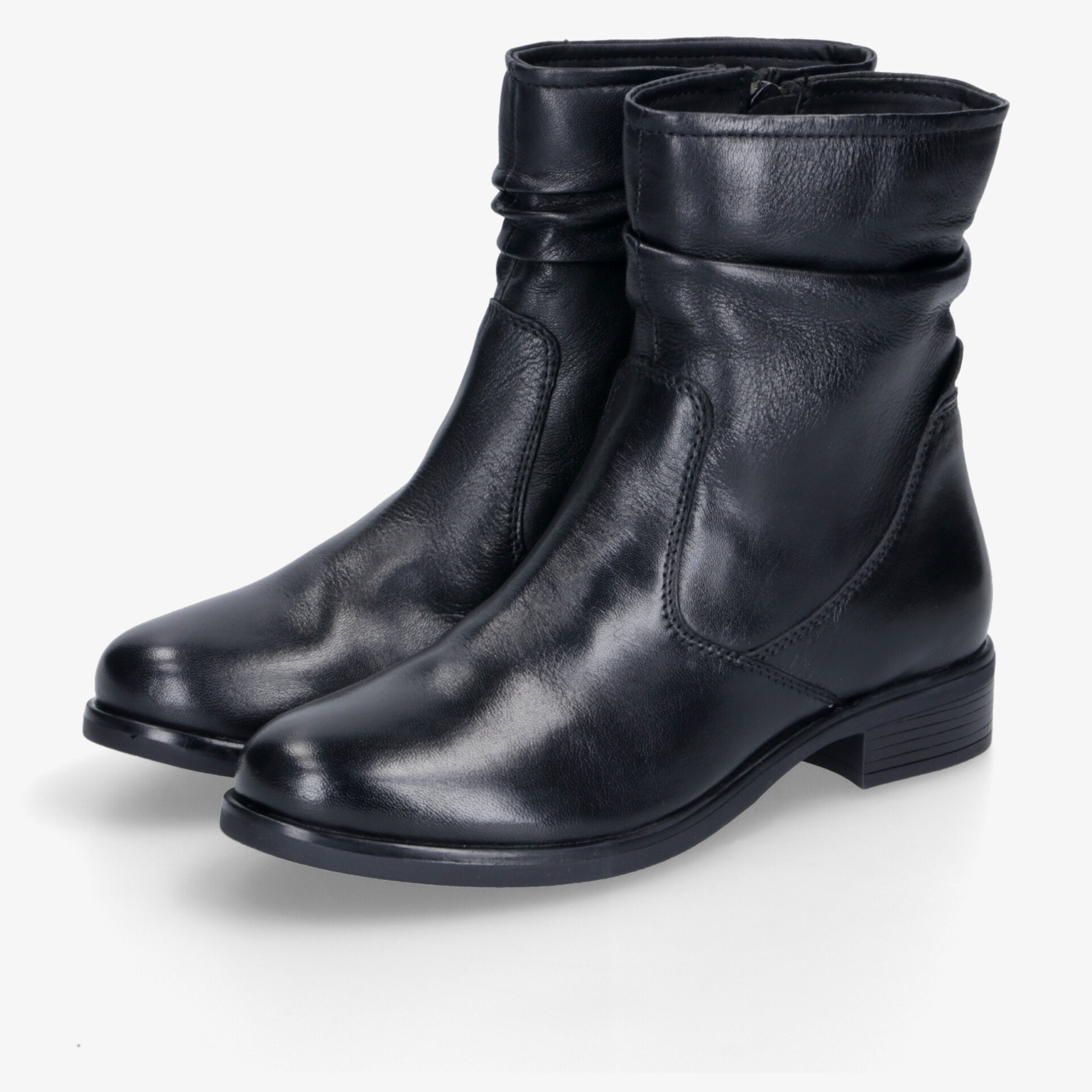Elegante schwarze Lederstiefel mit komfortablem Tragegefühl und robuster Sohle für stilvolle Auftritte.
