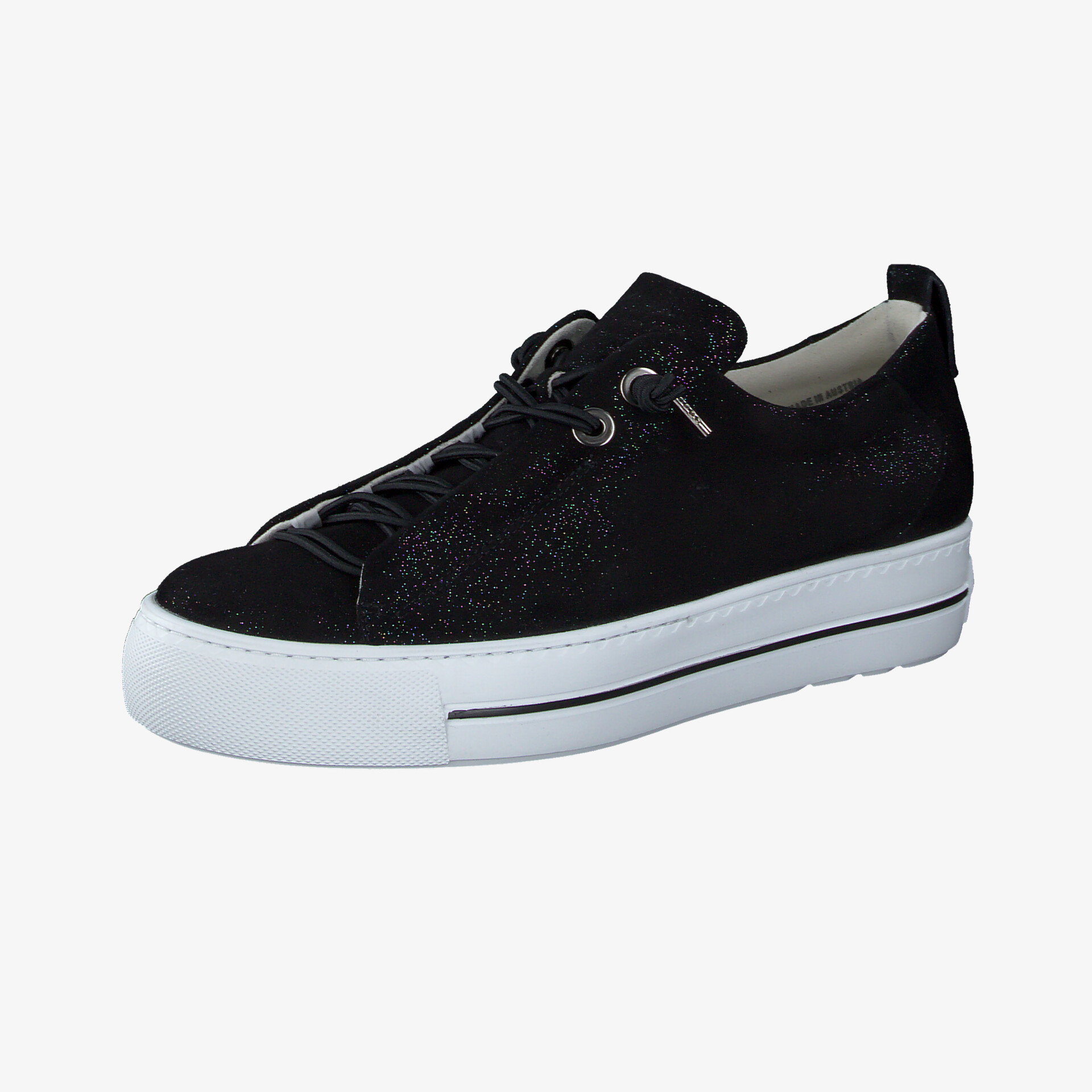Moderner schwarzer Sneaker mit weißer Sohle und Schnürung, ideal für Komfort und Stil im Alltag.