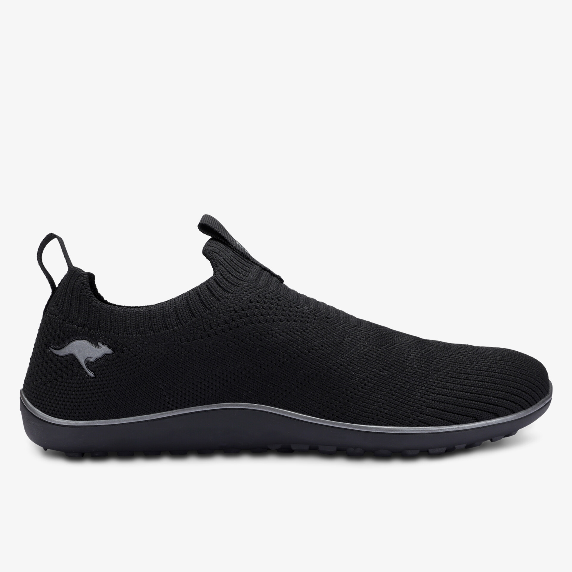 Leichter Sneaker mit elastischem Strickmaterial und rutschfester Sohle, bequemer Einstieg und sportliches Design