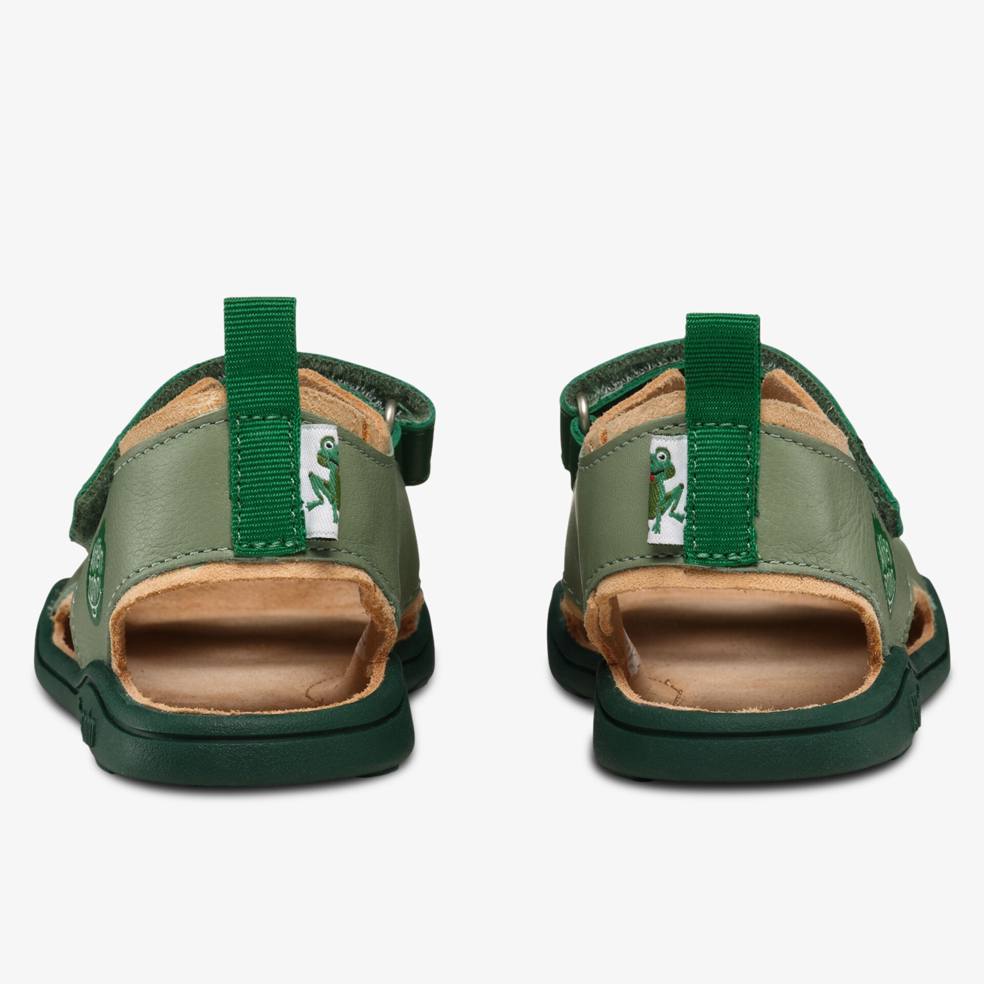 Rückansicht grüner Sandale mit offener Ferse und flexiblem Riemen für hohen Tragekomfort