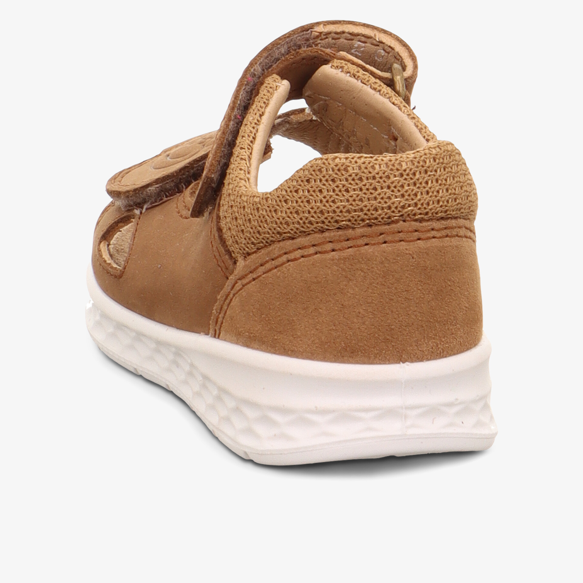 Bequemer brauner Schuh mit gepolstertem Kragen und weißer flexibler rutschfester Laufsohle, seitliche Ansicht