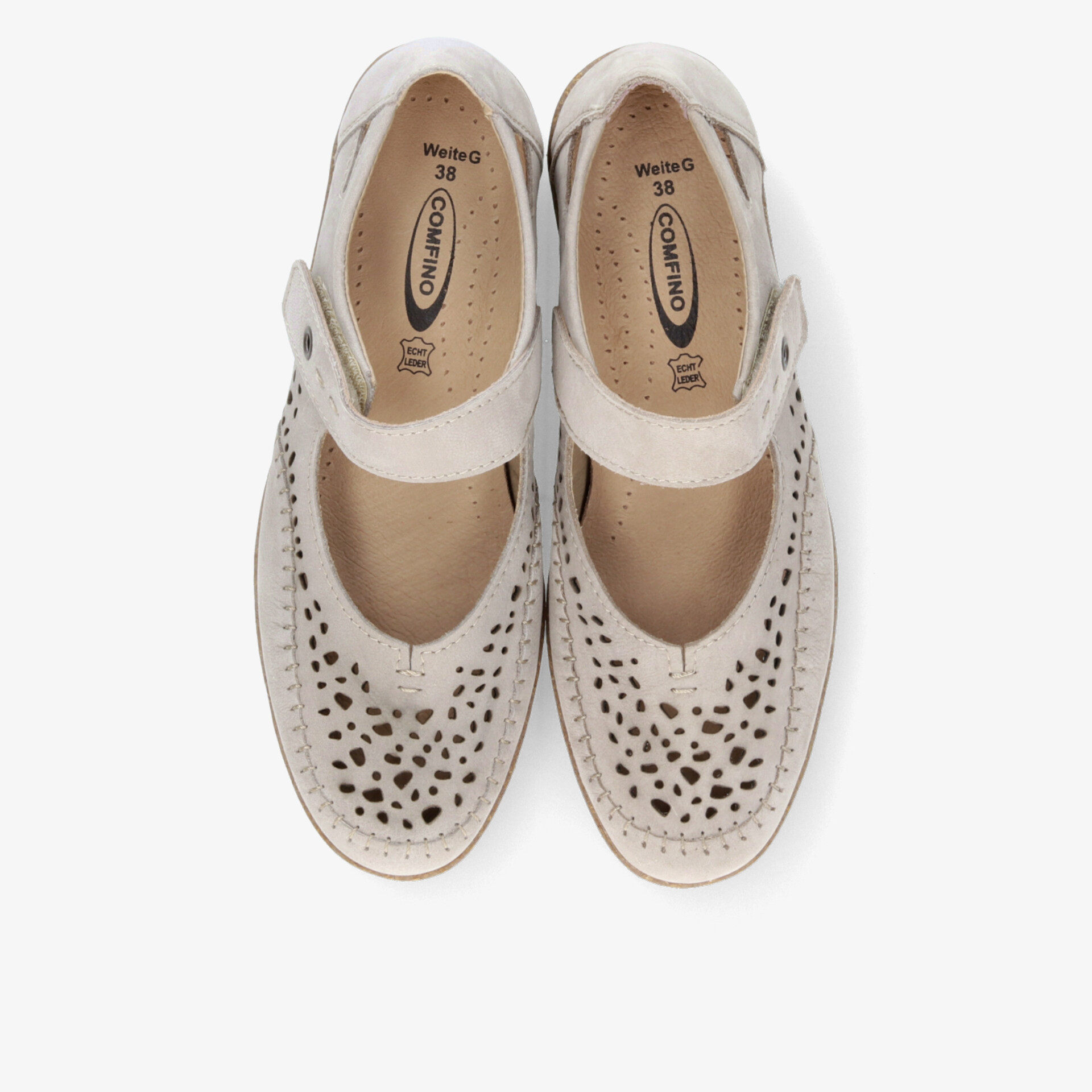 Beiges Paar Sandaletten mit Perforationen für optimale Belüftung und weichem Tragekomfort von oben