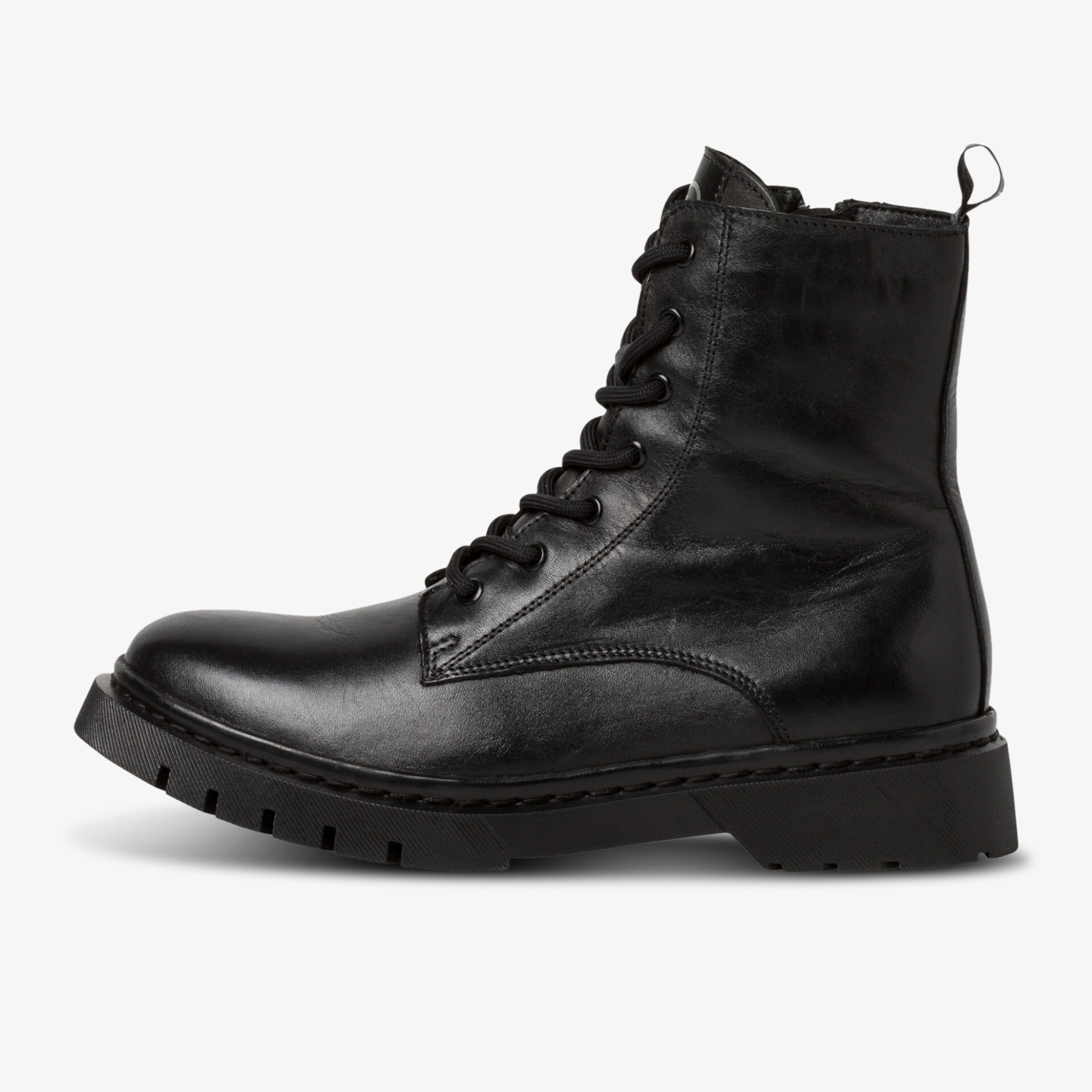 Elegante schwarze Lederstiefel mit robuster Sohle und Schnürsenkeln, ideal für vielseitige Einsatzmöglichkeiten.