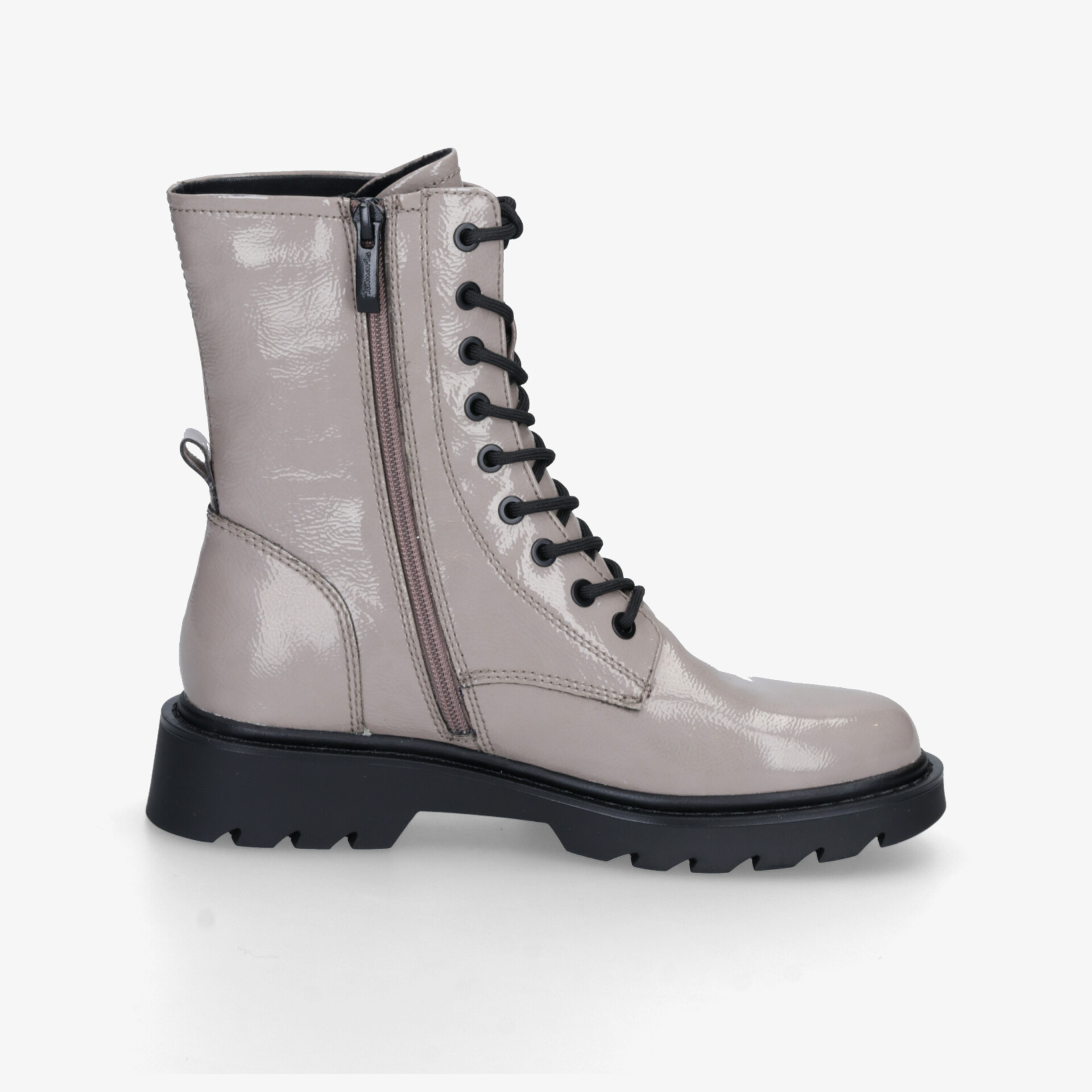 Grau lackierter robuster Stiefel mit seitlichem Reißverschluss, Schnürung und profilierter Sohle, seitliche Ansicht