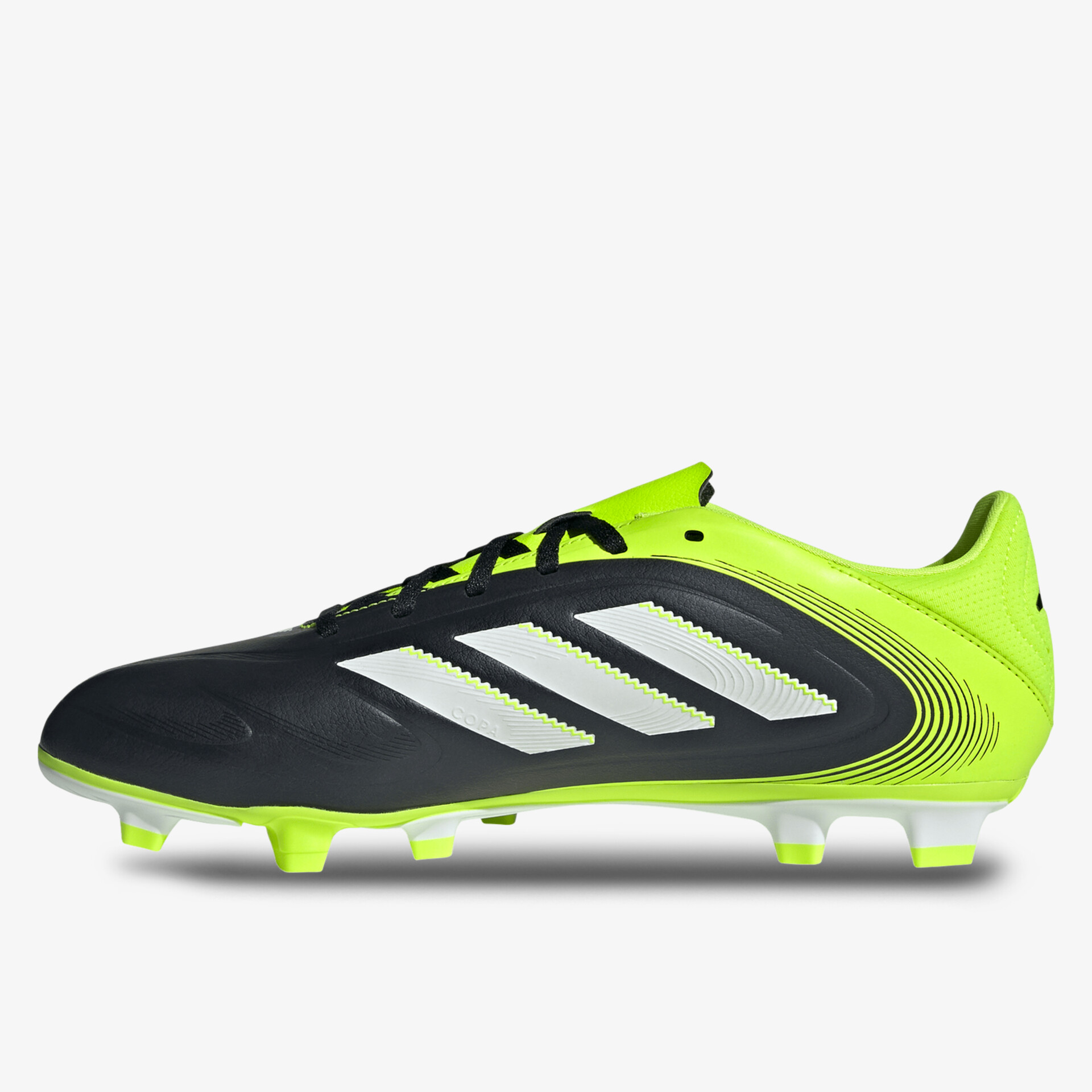 Moderner Fußballschuh in schwarzer und neonfarbener Optik mit griffiger Nockensohle für optimale Performance