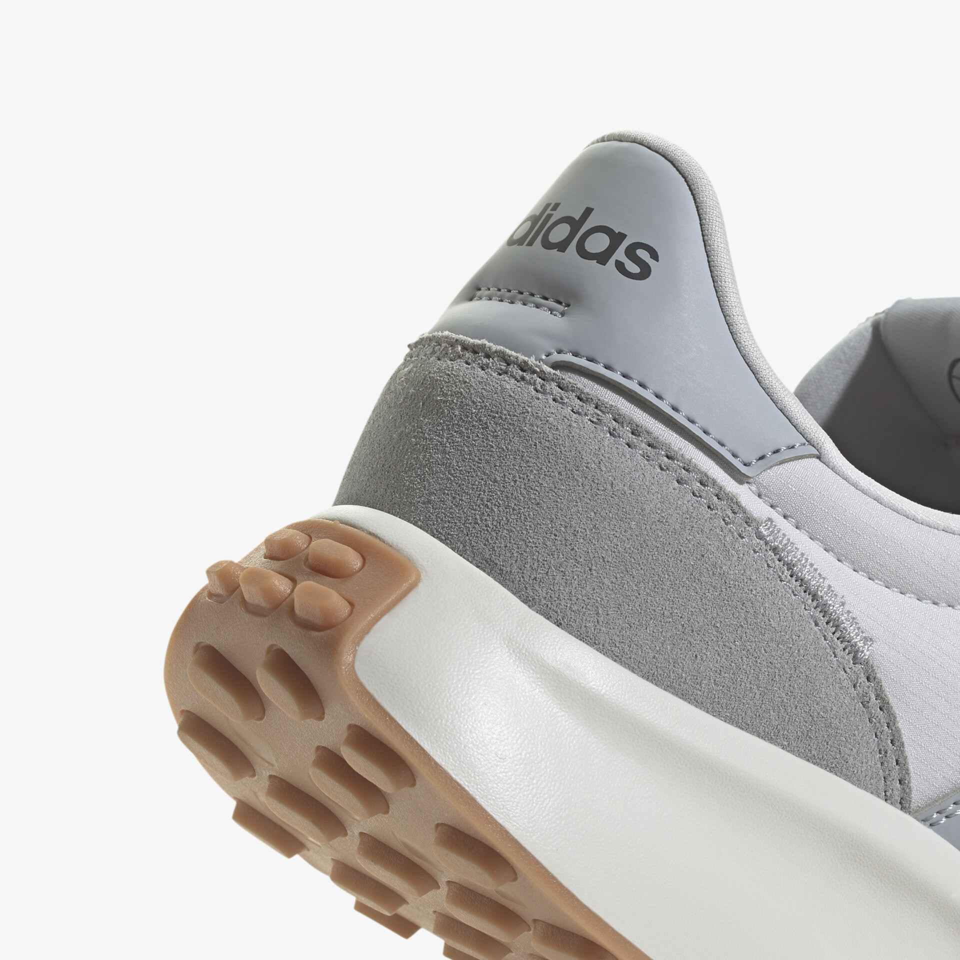 Modischer grauer Sneaker mit rutschfester Sohle und strapazierfähiger Verarbeitung.