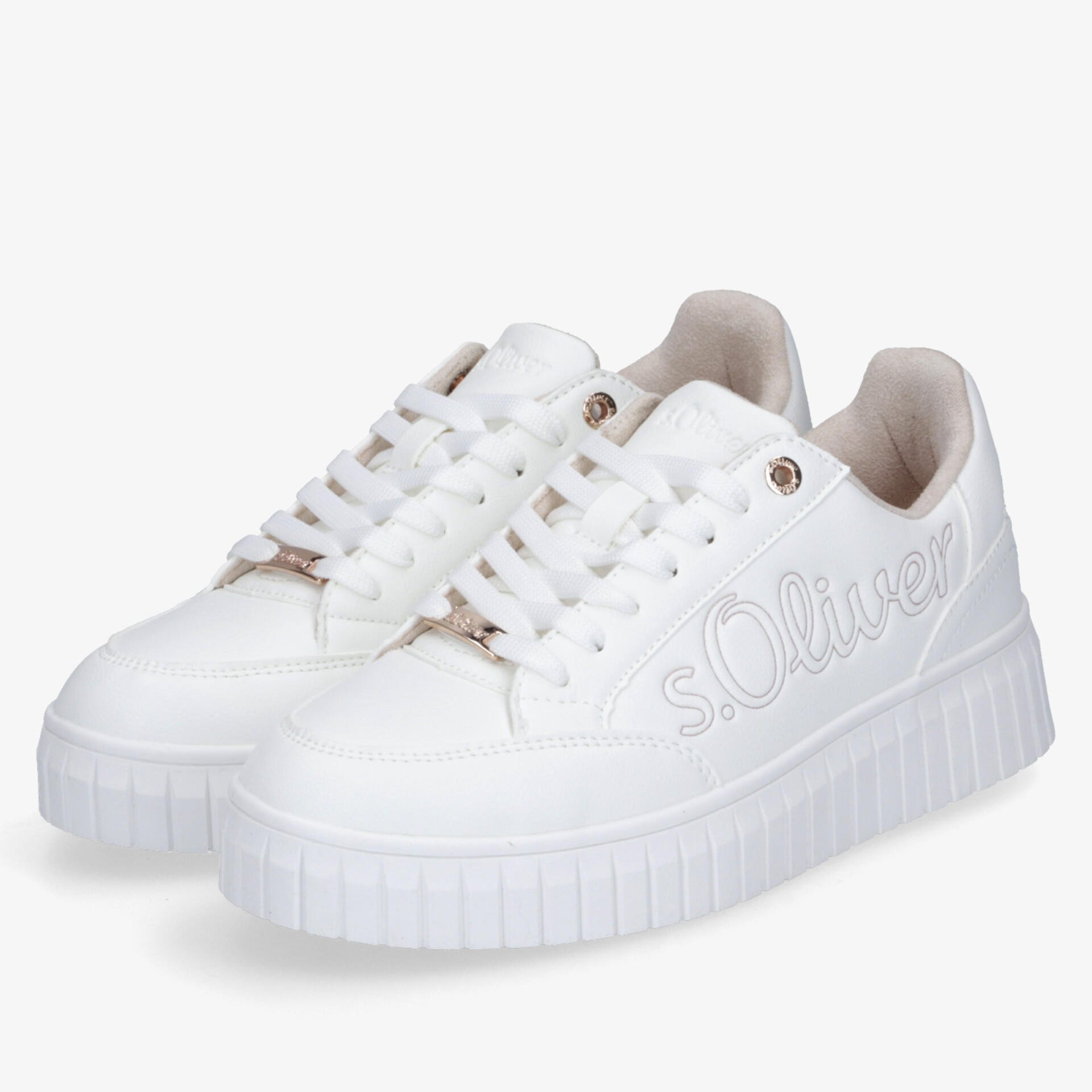 Weißes Sneaker-Paar mit sportlicher Sohle, bequemer Passform und modischem minimalistischen Design