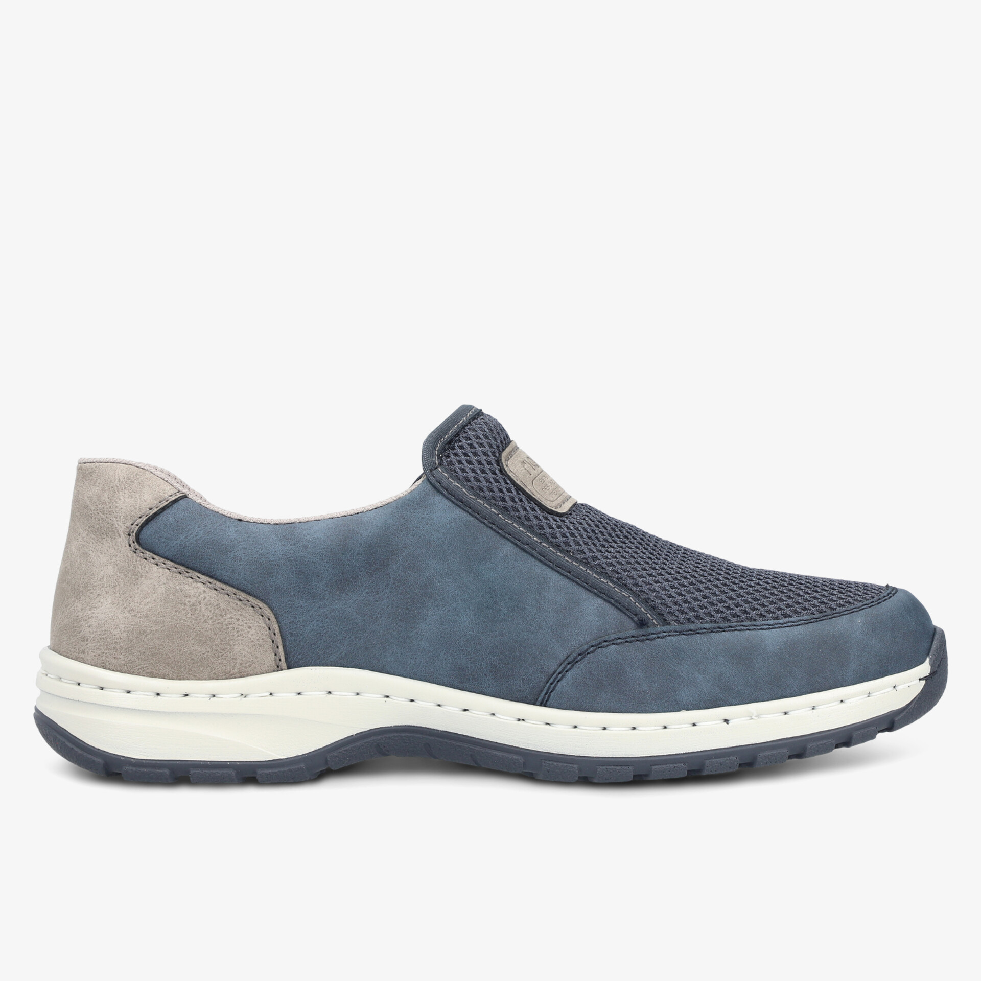 Bequemer, strapazierfähiger Schuh mit atmungsaktivem Material und rutschfester Sohle, vielseitig einsetzbar.