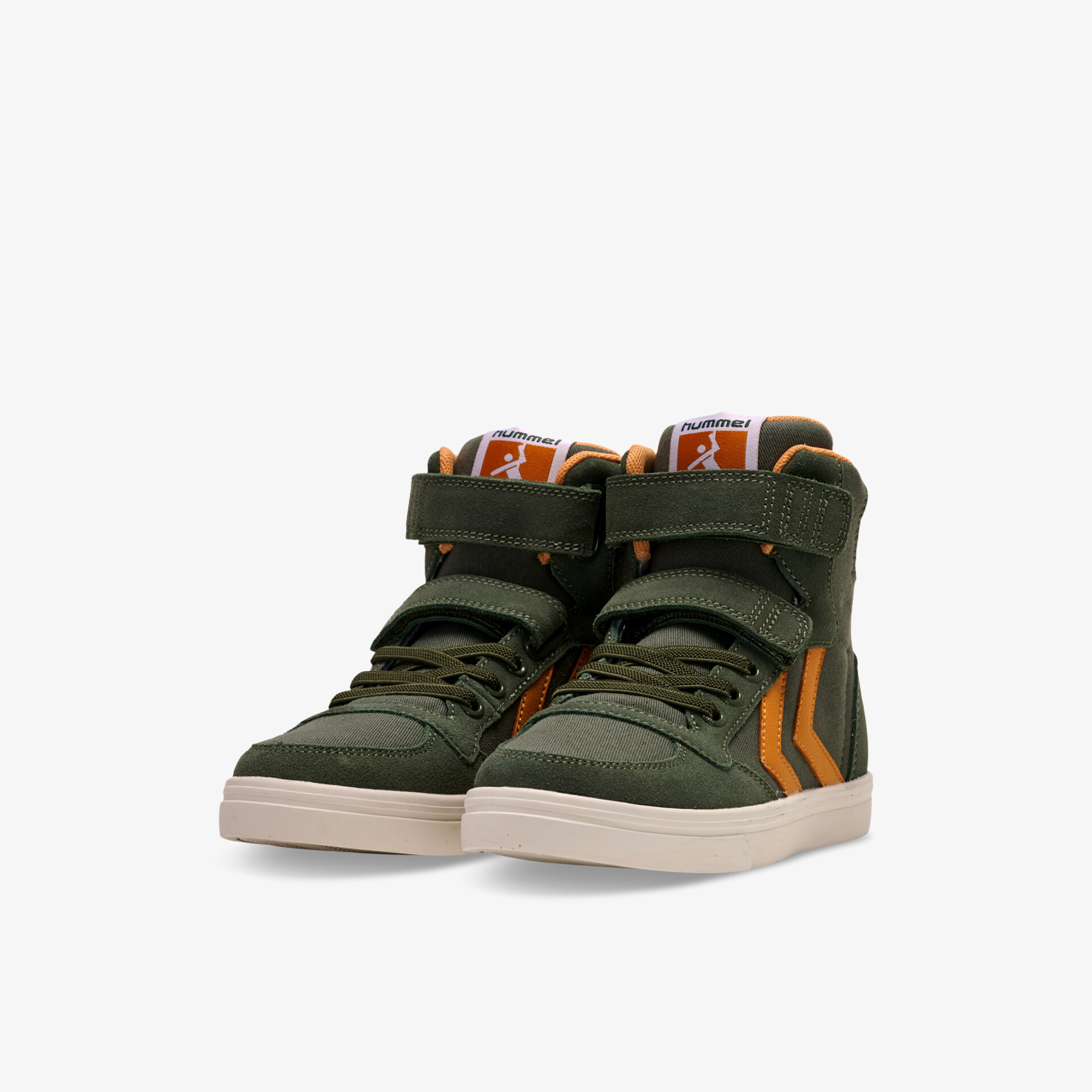 Trendige grüne Sneaker mit Klettverschluss und rutschfester Sohle für hohen Tragekomfort und stylisches Aussehen.