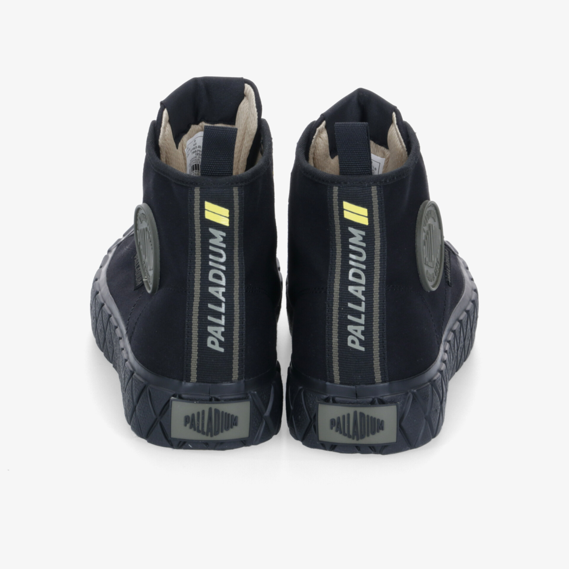 Schwarze Palladium Stiefel mit auffälligem Design, robust und vielseitig für Outdoor-Abenteuer.