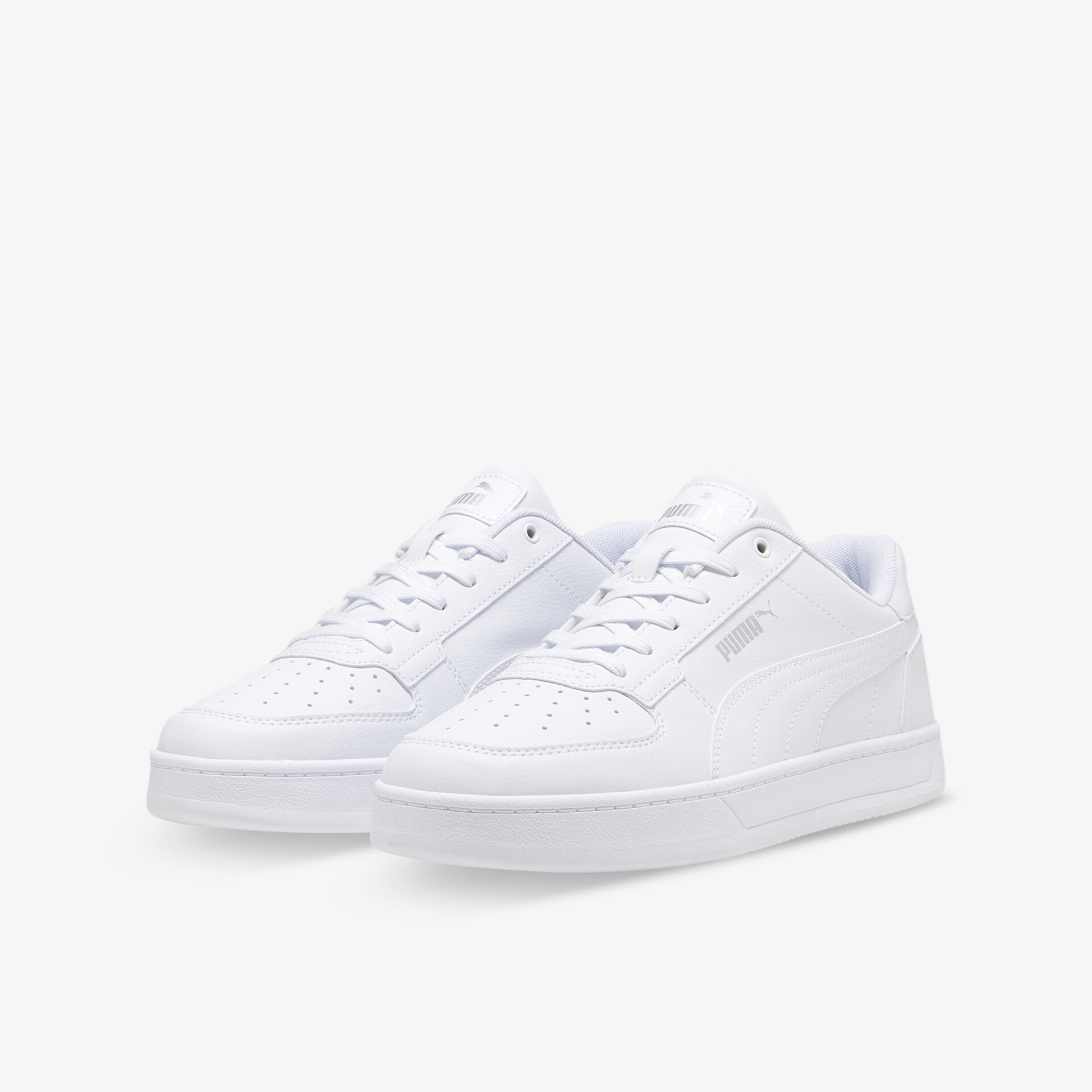 Modern gestaltete weiße Sneaker mit bequemer Passform und leichter Sohle, ideal für vielseitige Einsatzbereiche