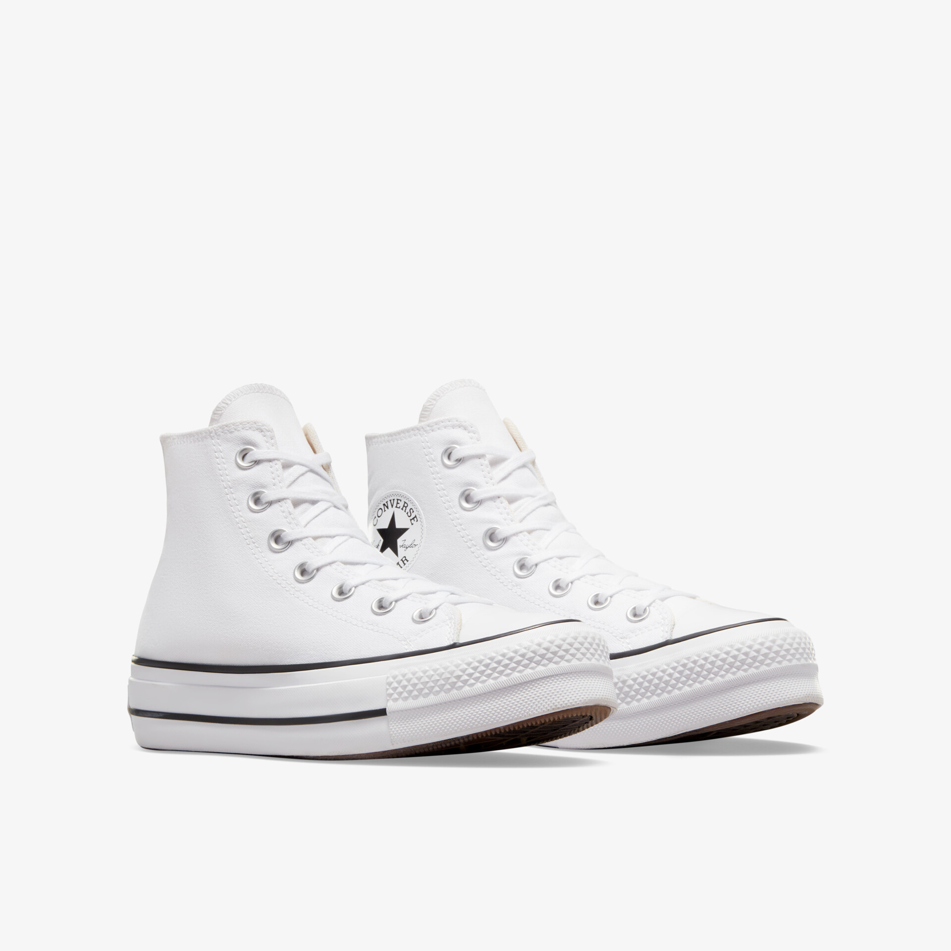 Weißes Sneaker-Paar mit hohem Schaft und robuster Gummisohle, modisch und bequem für Alltag und Freizeit