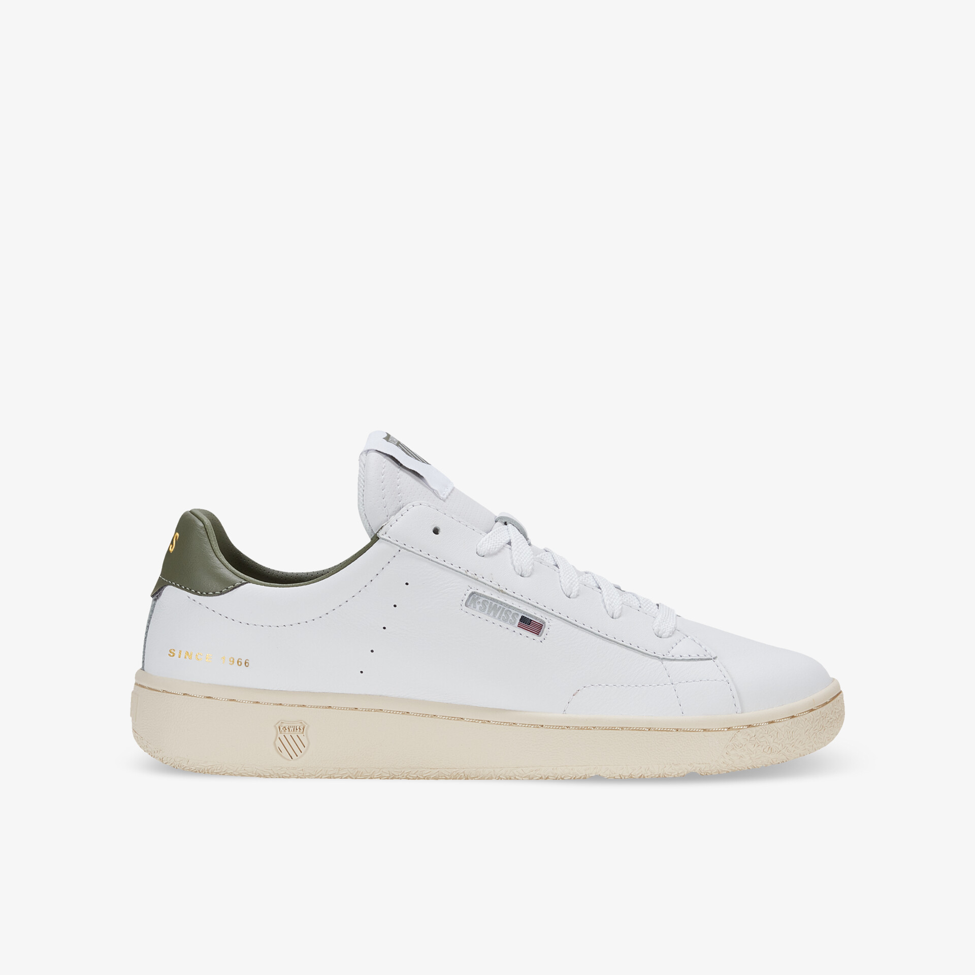 Klassischer weißer Sneaker mit grünem Detail und weicher Sohle für stilvollen Komfort