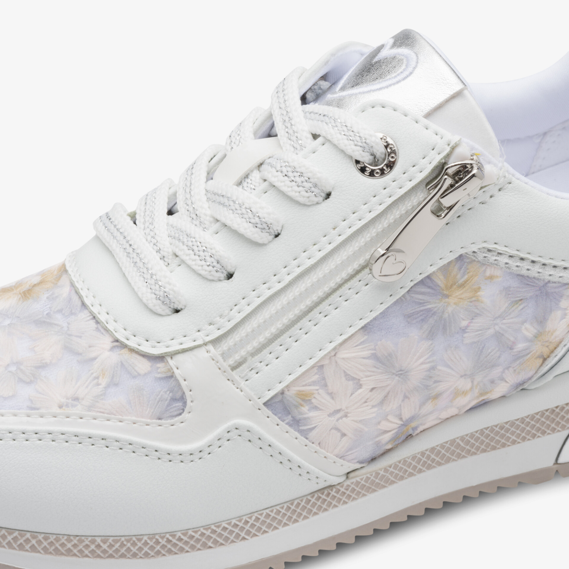 Schuh mit praktischem seitlichem Reißverschluss, sportlichem Design und atmungsaktivem Obermaterial in hellem Farbton