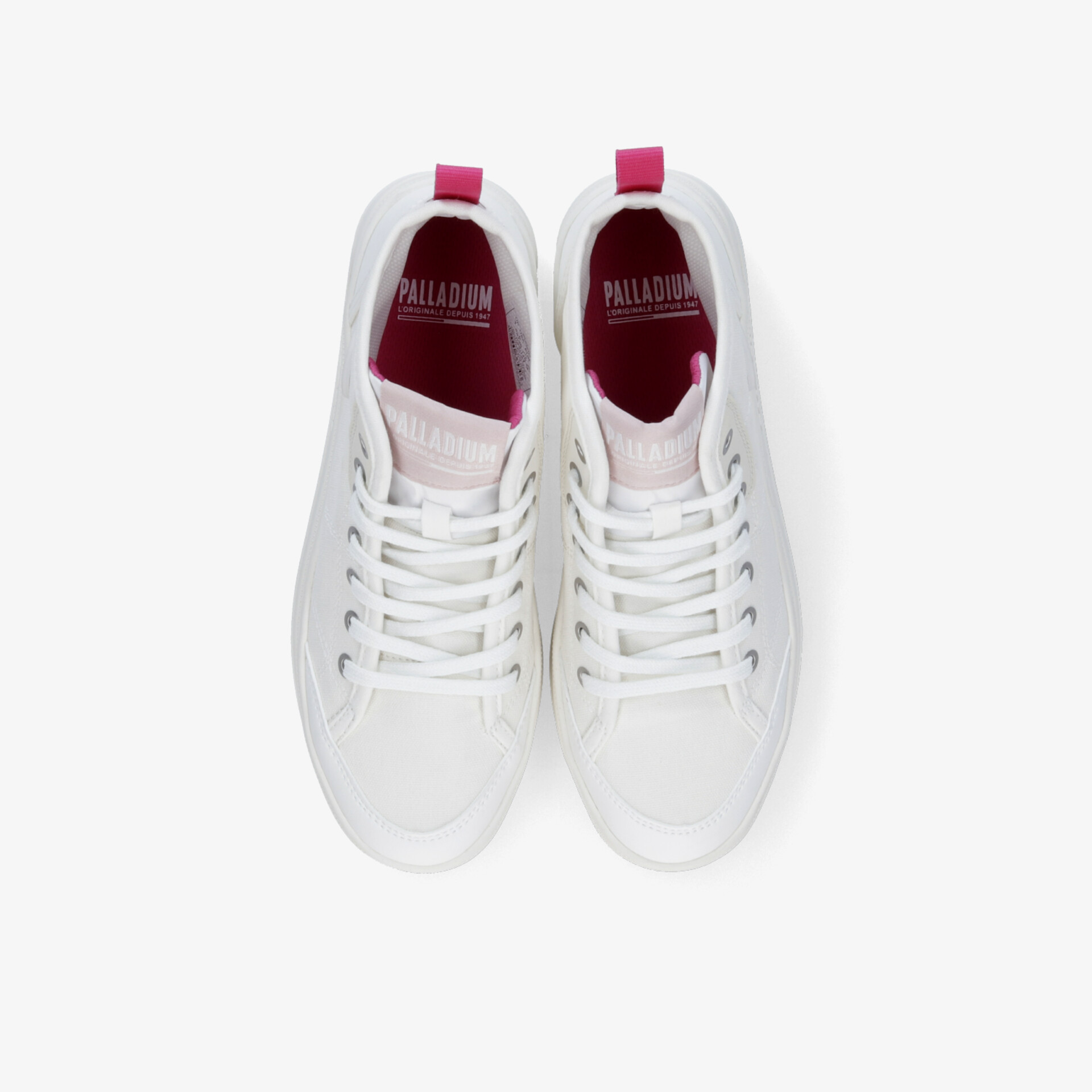 Weißes Sneaker-Paar in Draufsicht mit bequemer Schnürung und modernem, sportlichem Design