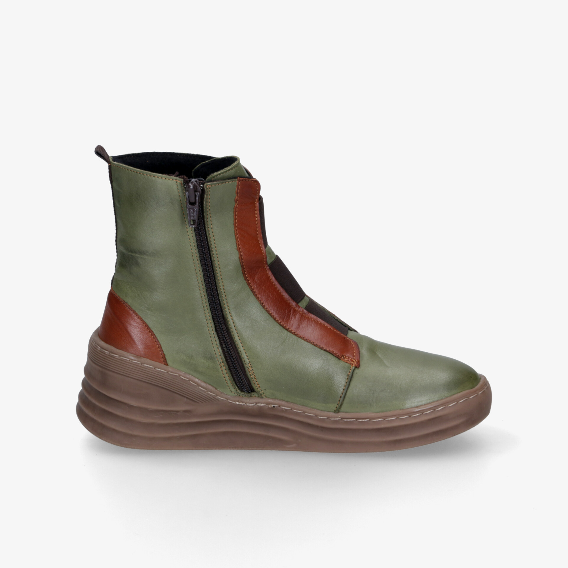 Robuster Stiefel mit bequemem Komfort und stabilem Profil, seitliche Reißverschluss für einfaches An- und Ausziehen