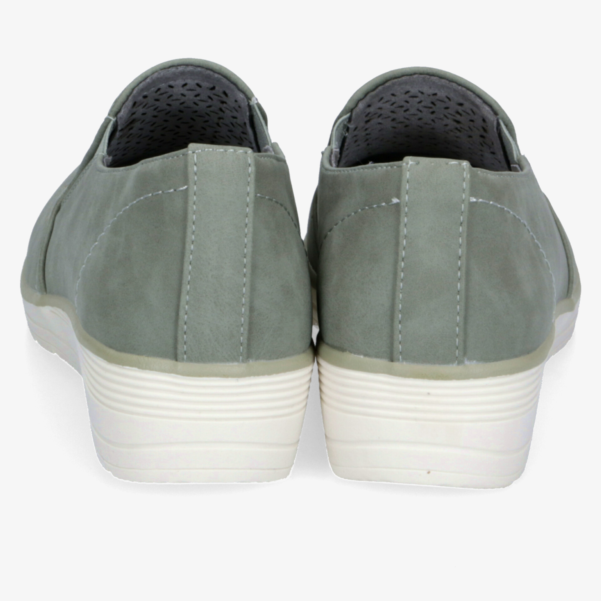 Graue Schuhe mit rutschfester Sohle und angenehm gepolstertem Innenraum für hohen Tragekomfort.