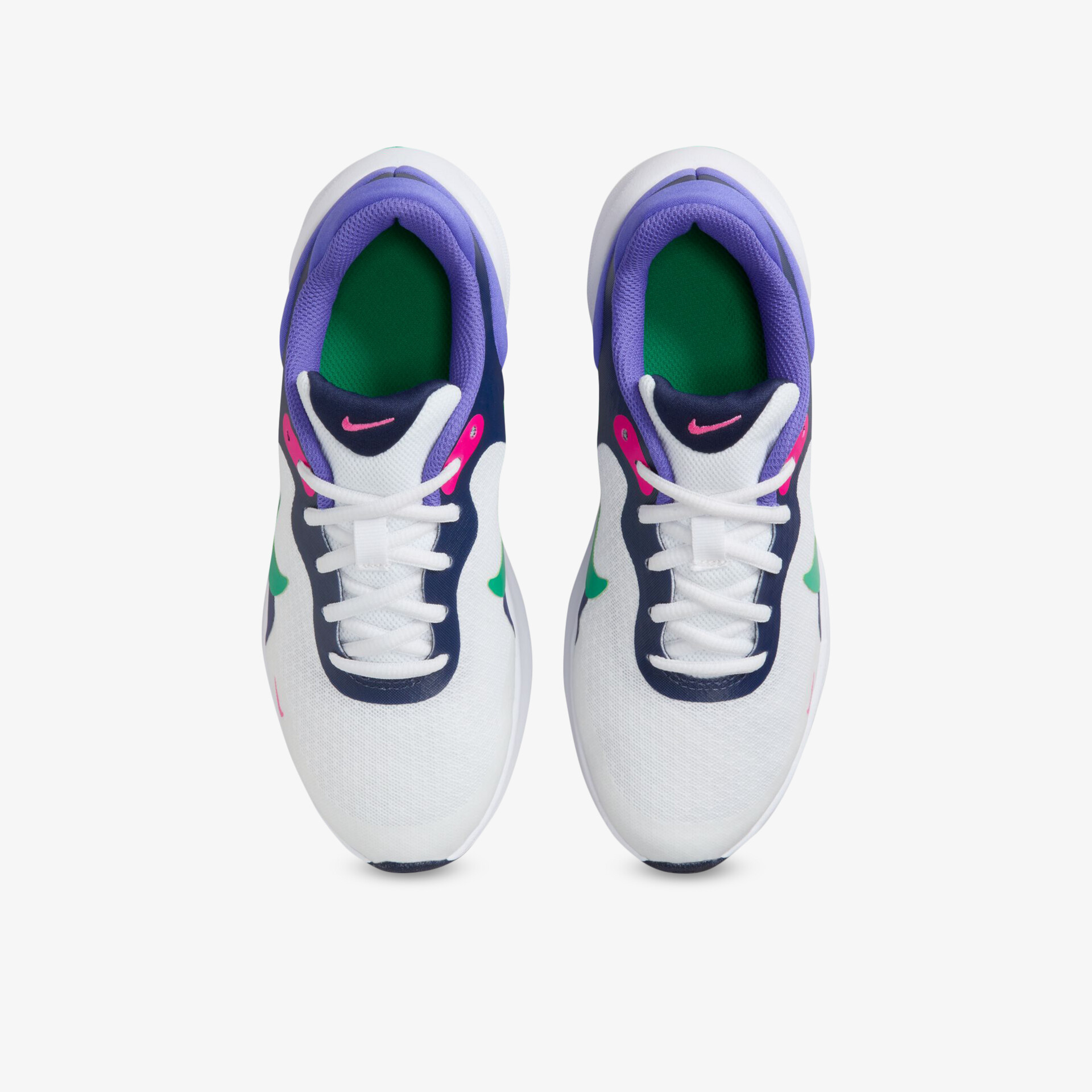 Sportliche Turnschuhe in Weiß mit bunten Details, ideal für vielseitigen Einsatz und hohen Tragekomfort.