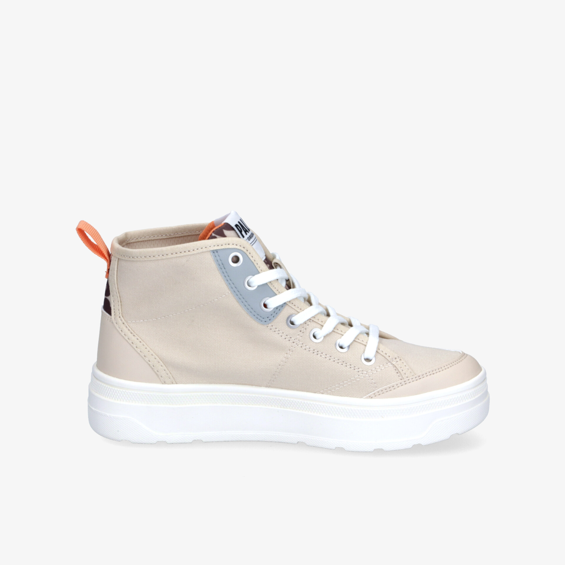 Moderner hoher Sneaker in Beige mit weißer Laufsohle und Schnürsenkeln, seitliche klare Ansicht, leichter Schuh