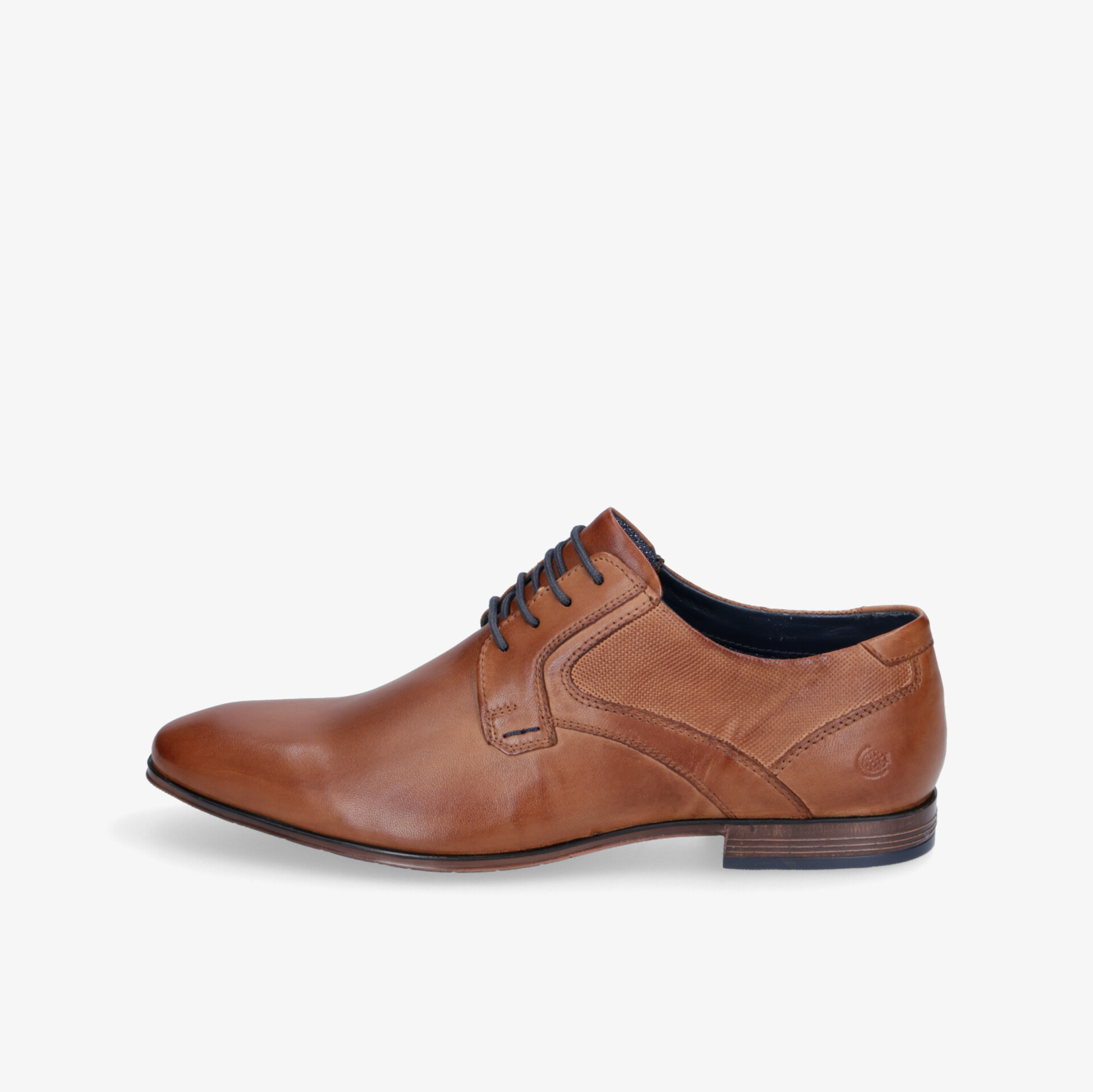 Klassischer brauner Lederschuh in Seitenansicht, elegant und zeitlos für formelle Anlässe.