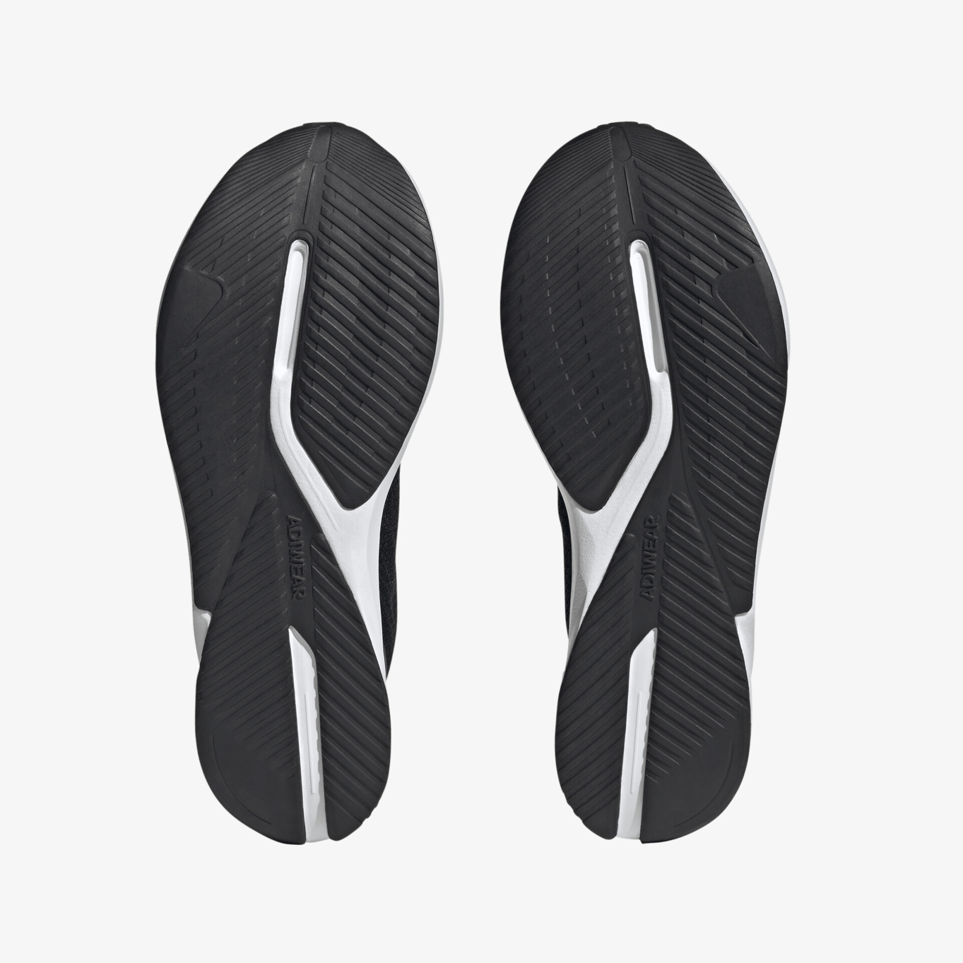 Hochwertige schwarze Sportschuhe mit rutschfester Sohle für optimalen Grip und Tragekomfort.