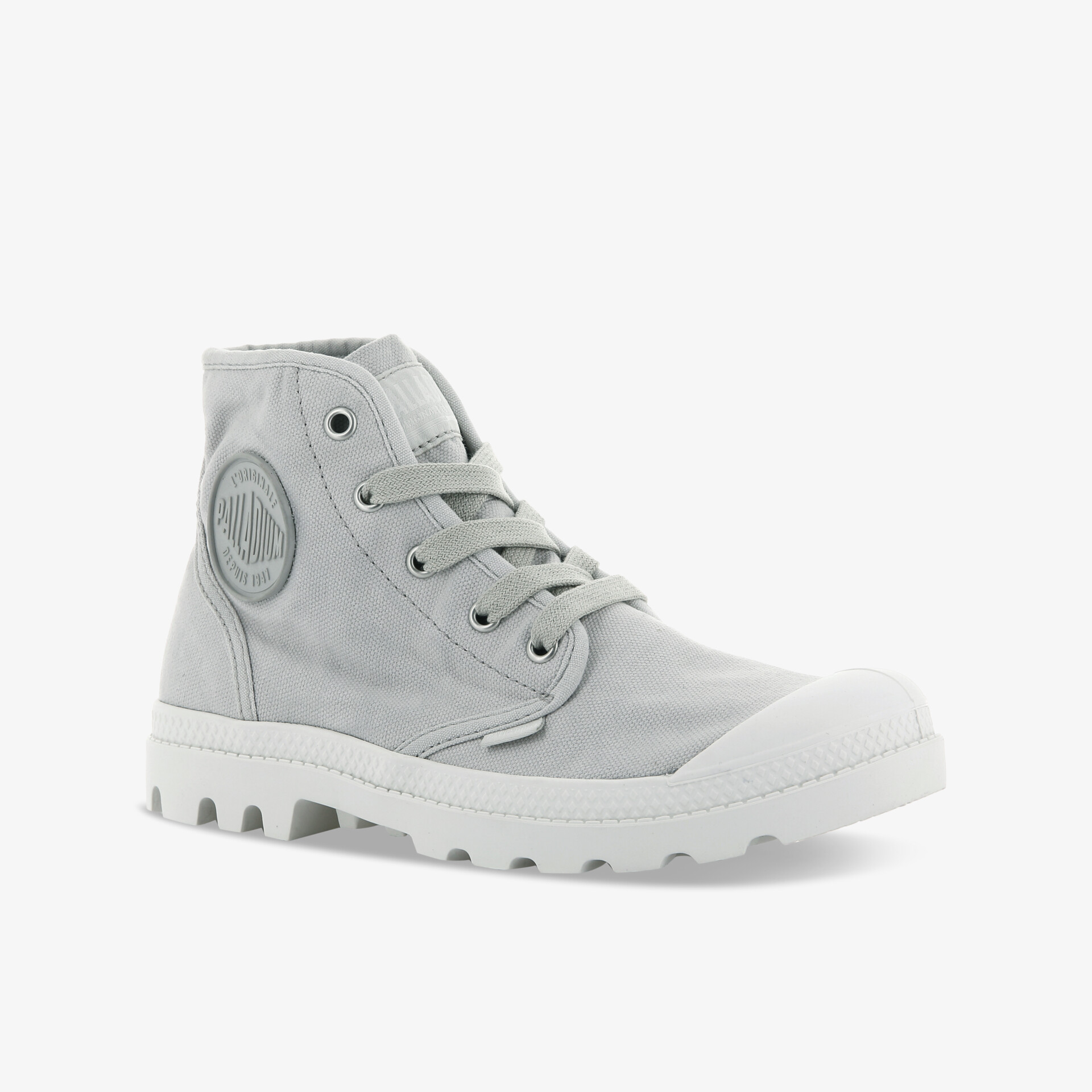 Moderner Schnürschuh in hellem Design mit robustem Material und vielseitigem Einsatz.