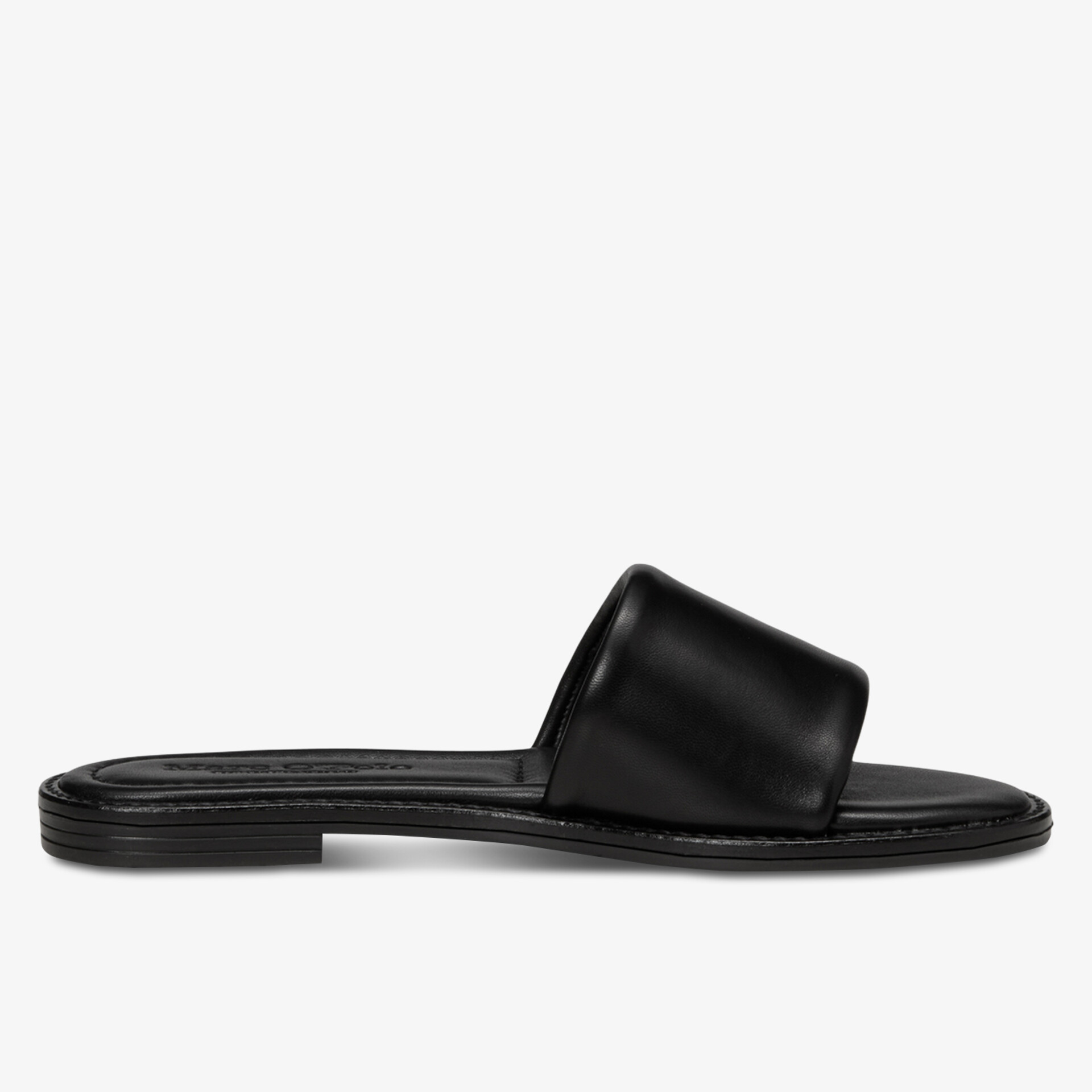 leichte schwarze Sandale mit weichem gepolstertem Riemen und flacher Sohle, moderne minimalistische Optik