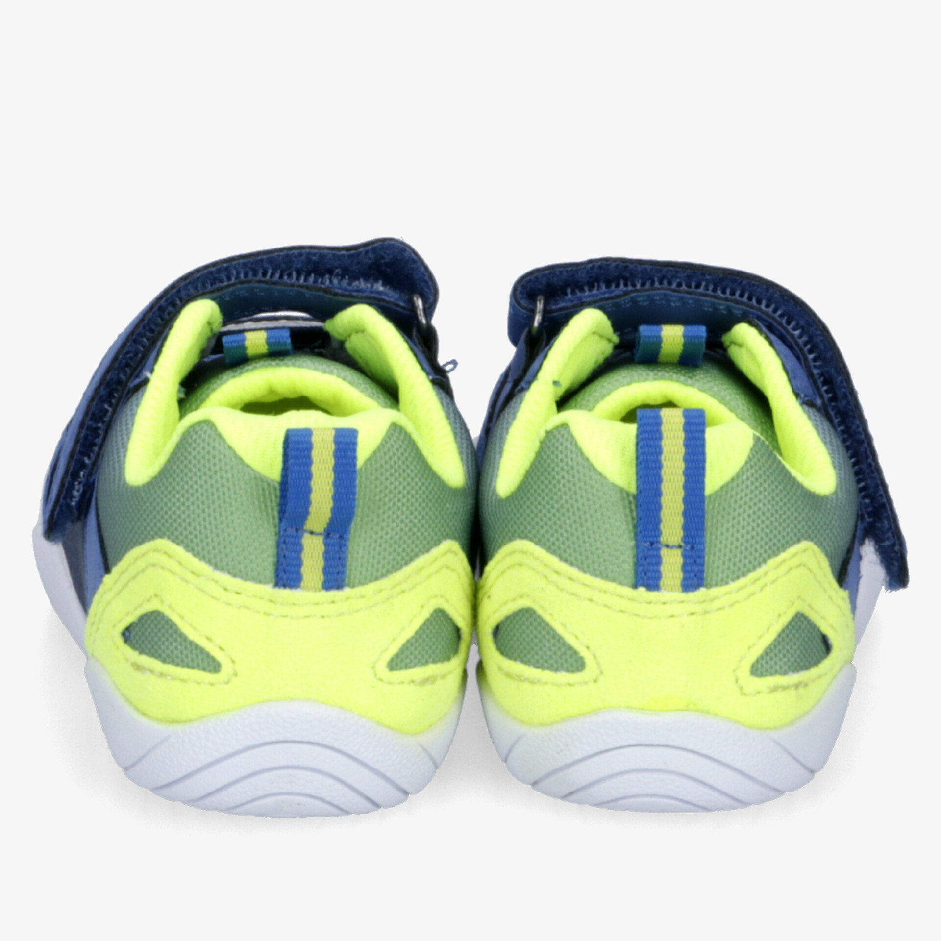 Rückansicht sportlicher Kinderschuh in Neongrün und Blau mit bequemen Verschluss und rutschfester Sohle