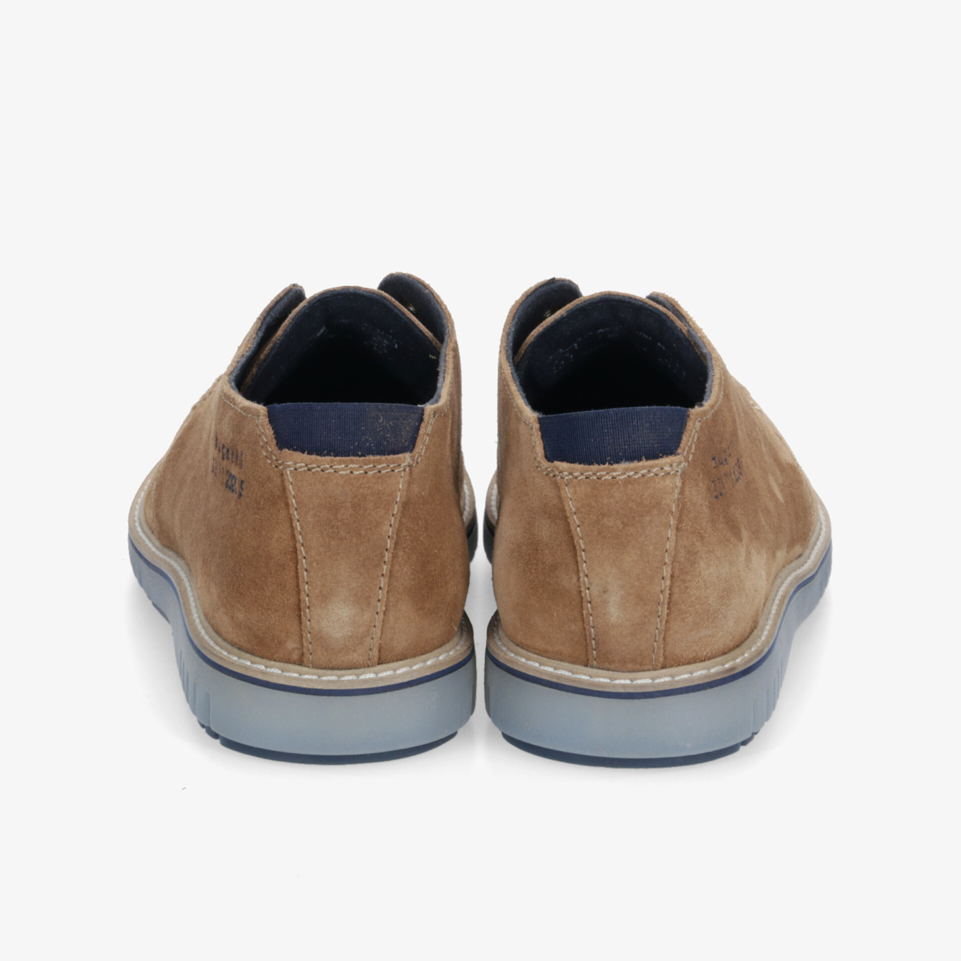 Rückansicht von beigen Lederschuhen mit weichem Leder, flexibler Sohle und komfortablem, robustem Design