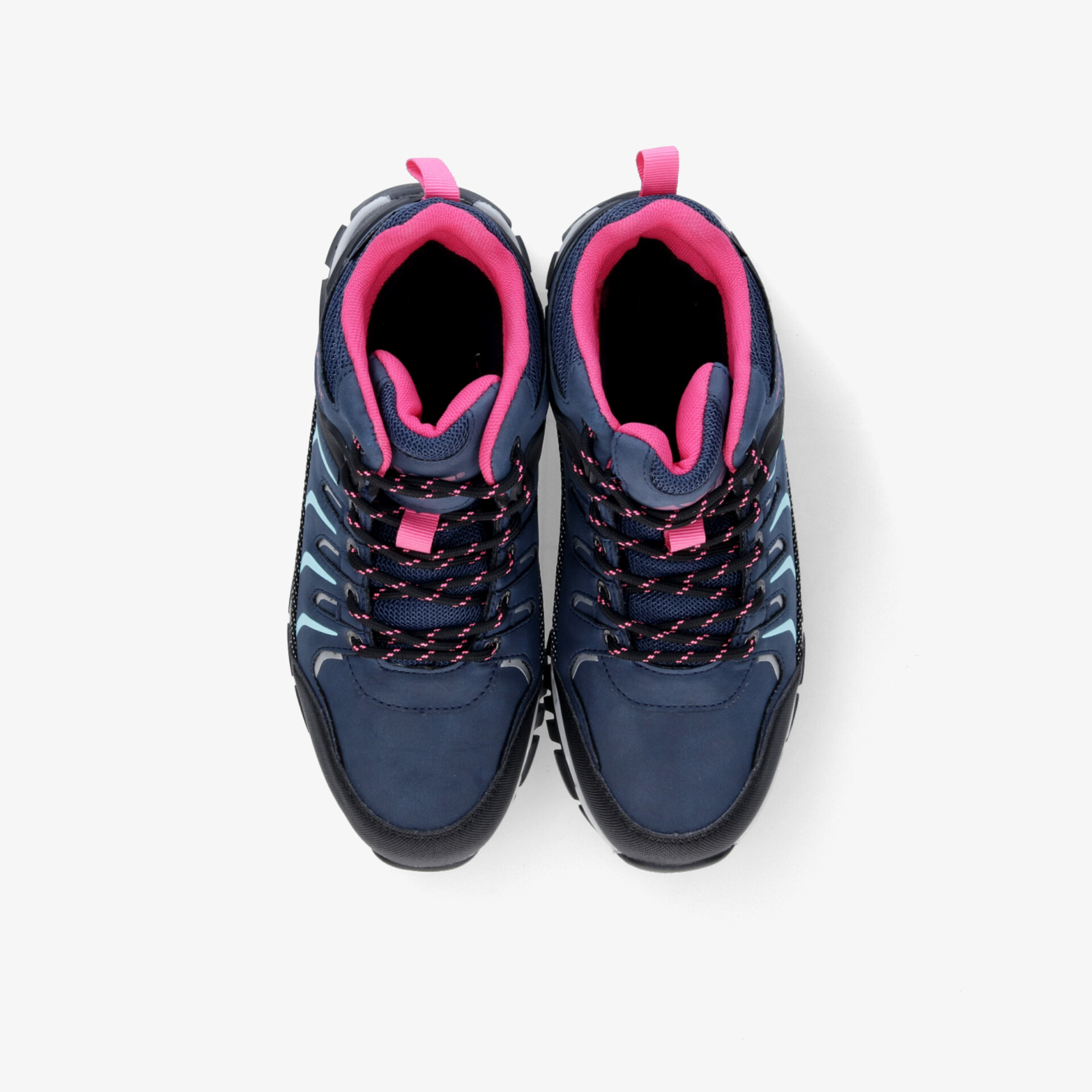 Dunkelblaue Sportschuhe mit pinken Akzenten, gepolstert, leicht und rutschfest in klarer Draufsicht