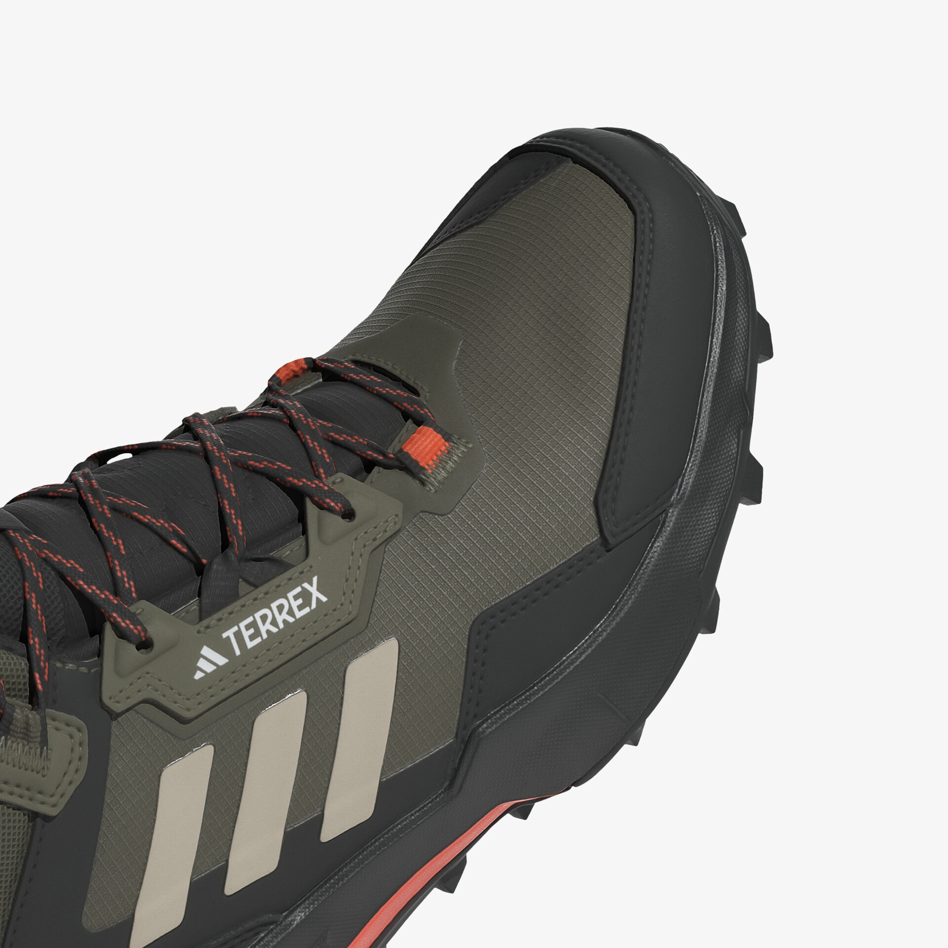 Detailaufnahme eines robusten Wanderschuhs mit rutschfester Sohle und verstärkter Zehenkappe für optimalen Schutz