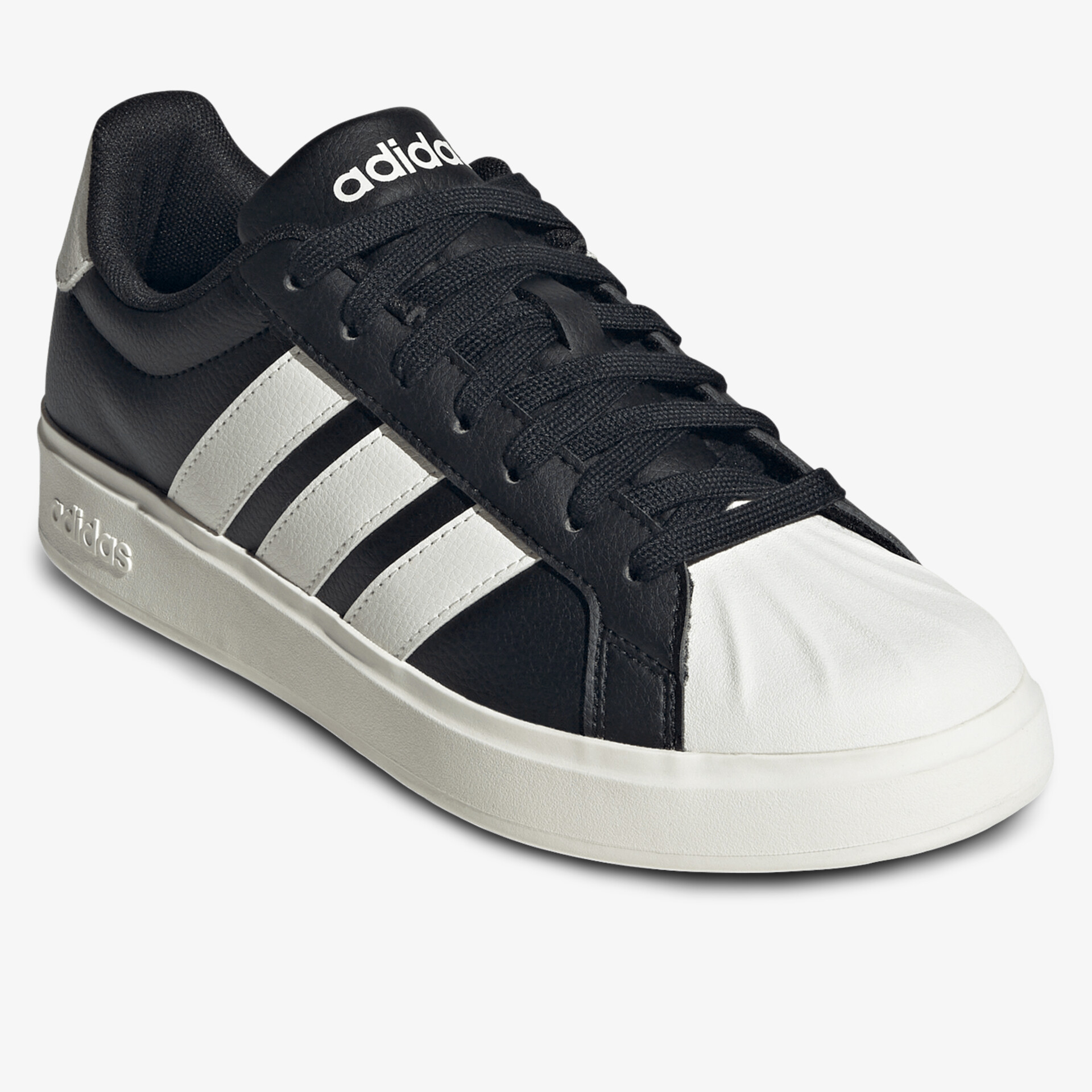 Schwarzer Adidas Sneaker mit weißer Kappe und silbernen Streifen für sportlichen Komfort und Stil