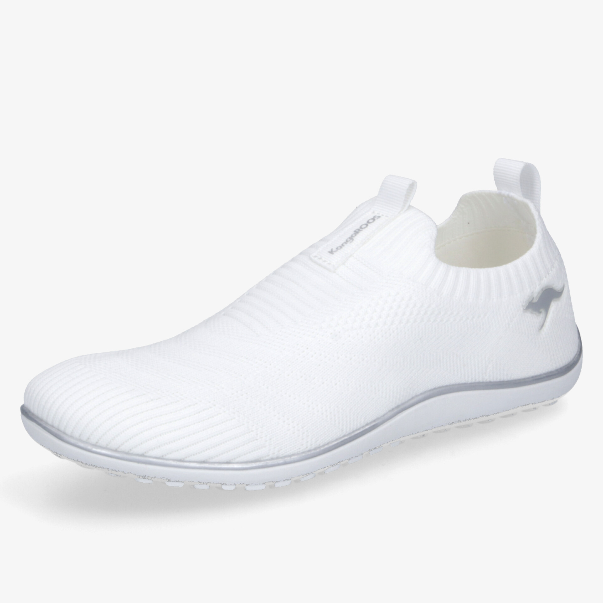 Moderner, leichter weißer Schuh mit flexiblem Material und nahtlosem Design für optimalen Tragekomfort