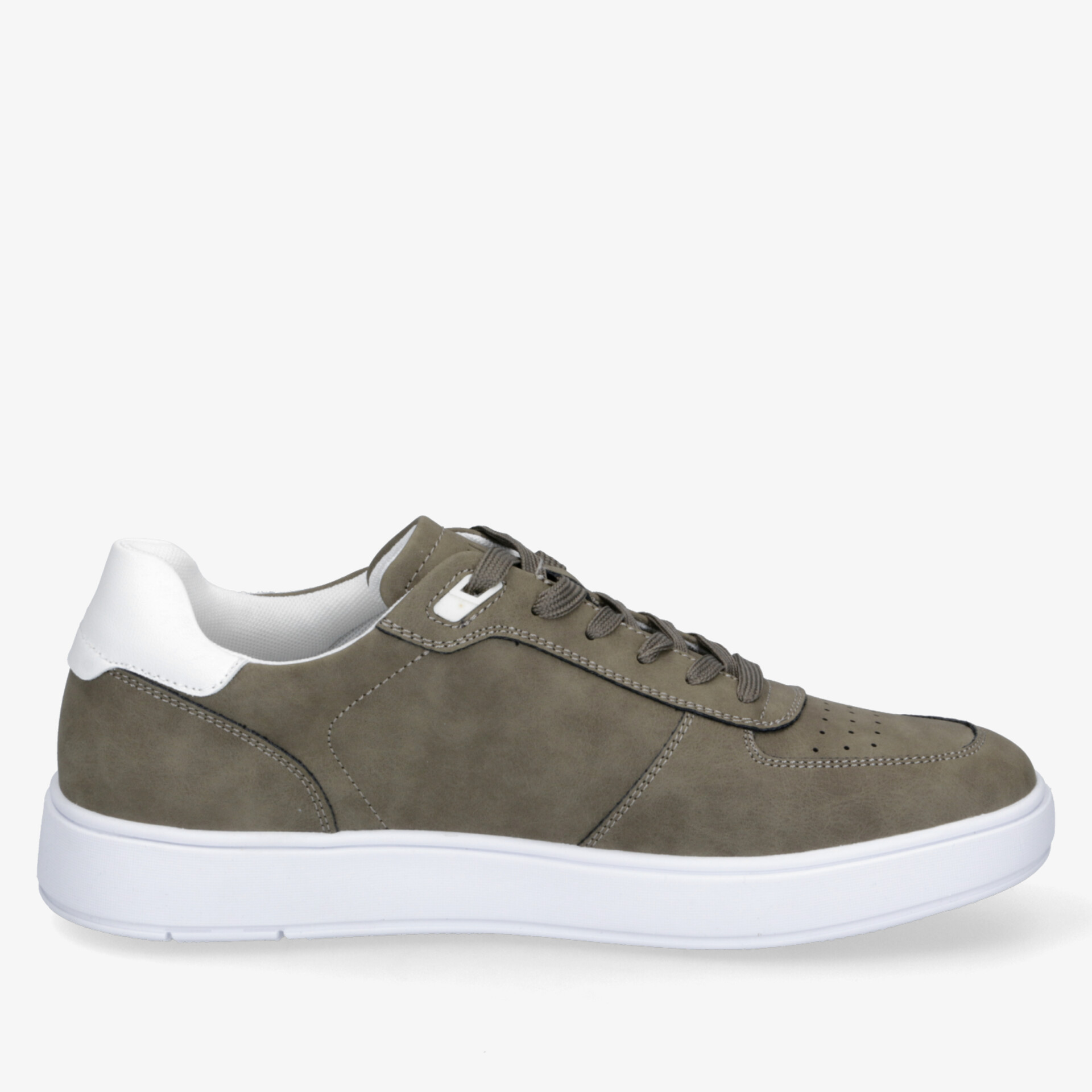 Moderner Sneaker mit weichem Obermaterial, robuster weißer Sohle und bequemem Sitz für vielseitigen Einsatz