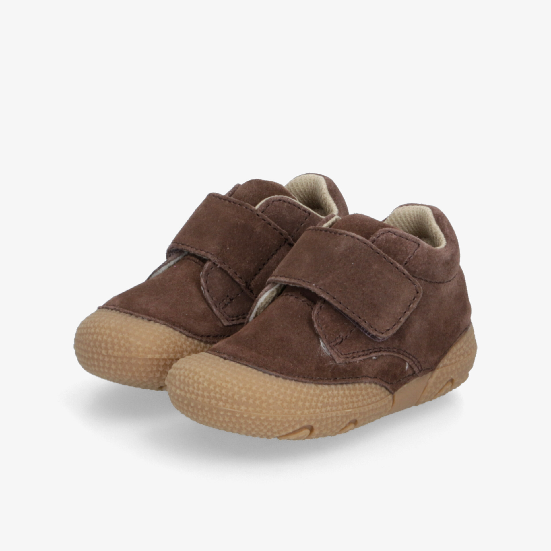 Bequeme braune Kinderschuhe mit Klettverschluss und rutschfester Sohle für optimale Bewegungsfreiheit