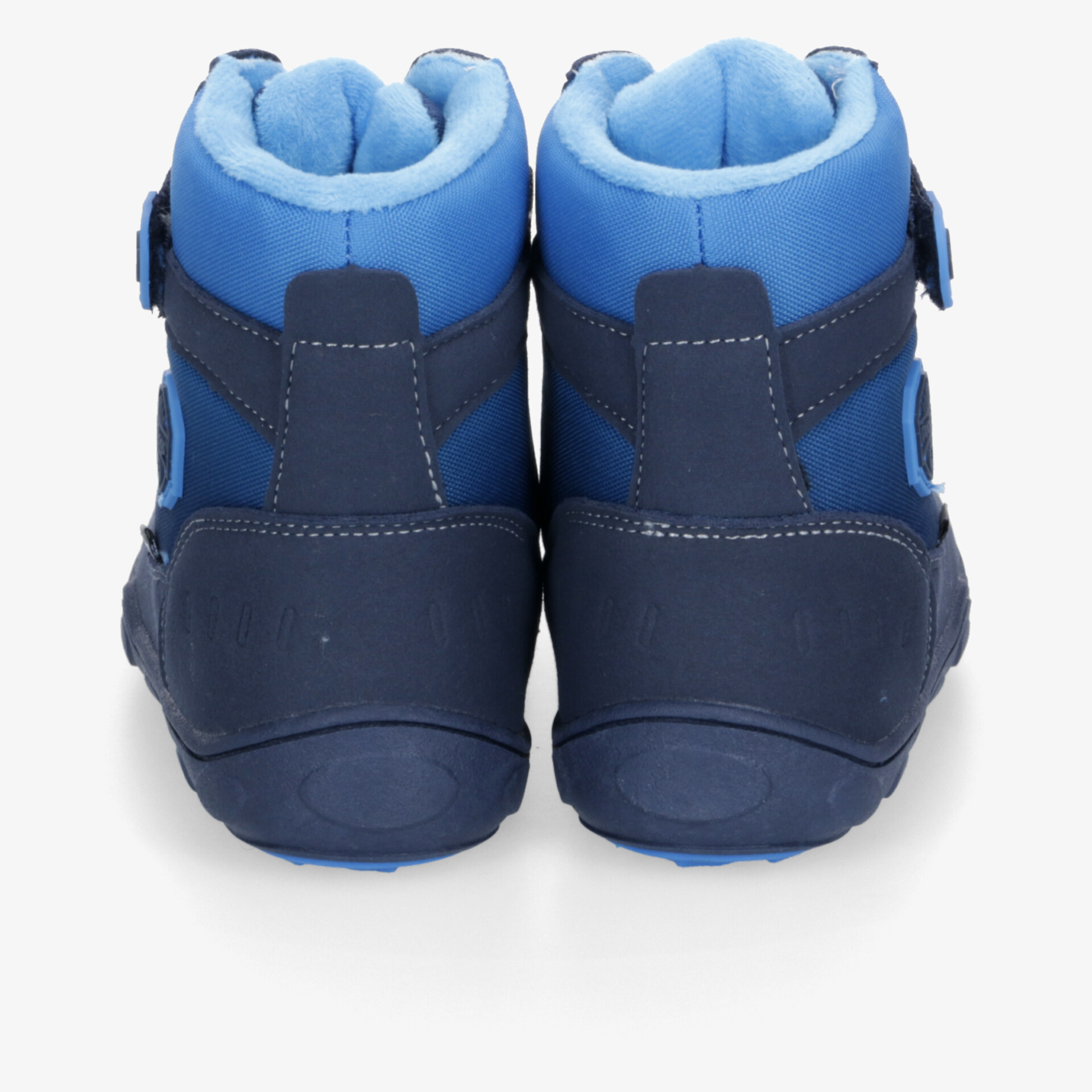 Robuste kinderboots mit wärmeisolierender Fütterung und rutschfester Sohle, ideal für kaltes Wetter