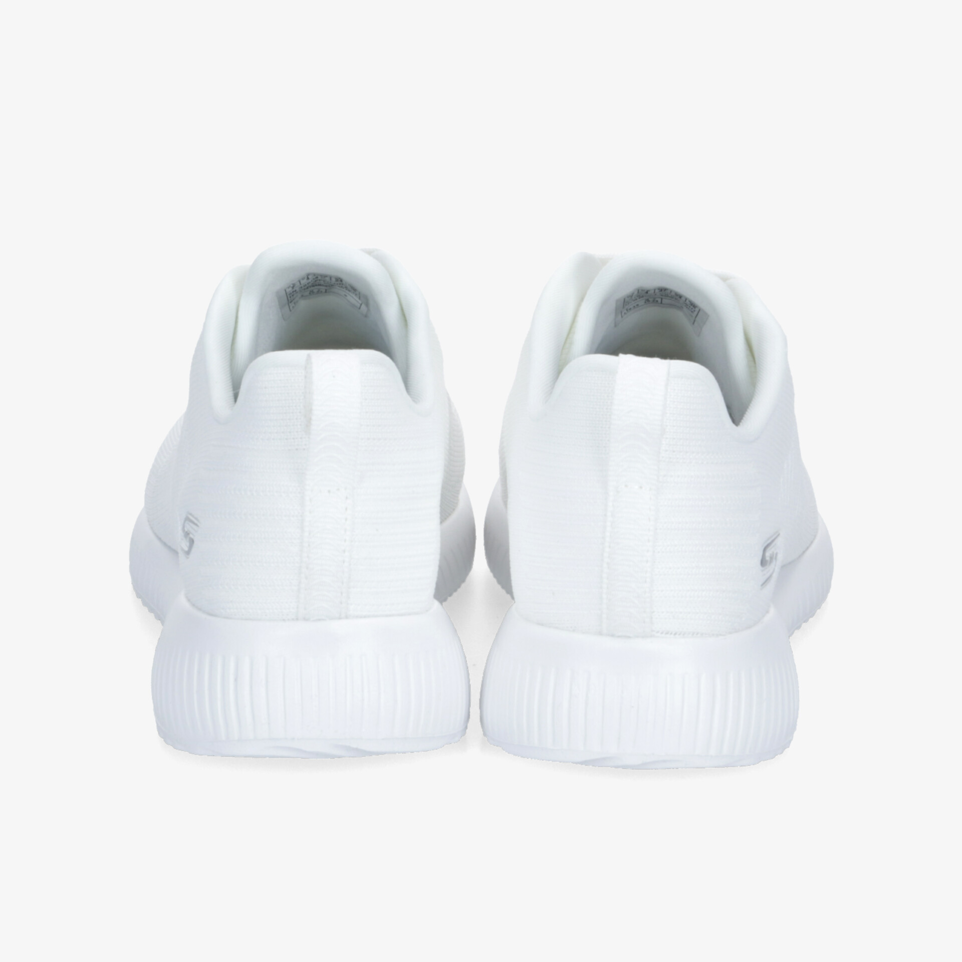 Weiße Sneaker Rückansicht, sportlich und bequem mit rutschfester Sohle und modernem Design, leicht und langlebig