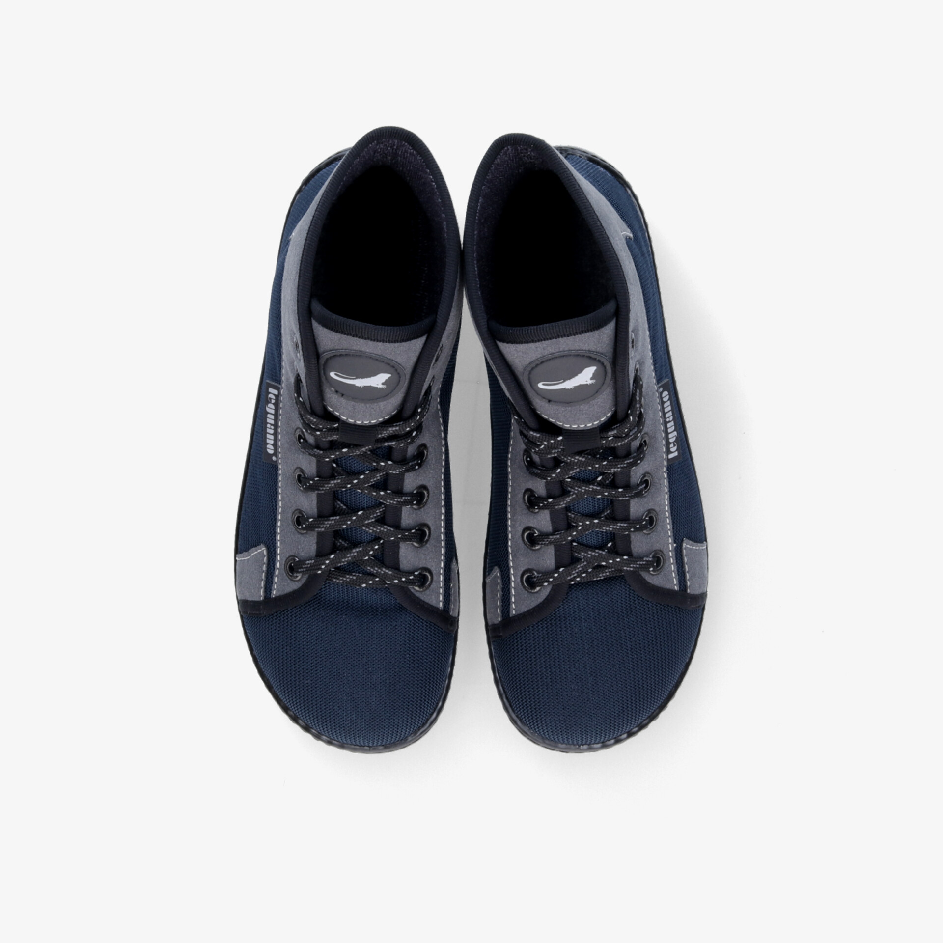Komfortable und stilvolle dunkelblaue Schnürschuhe mit robuster Verarbeitung, ideal für den Alltag.