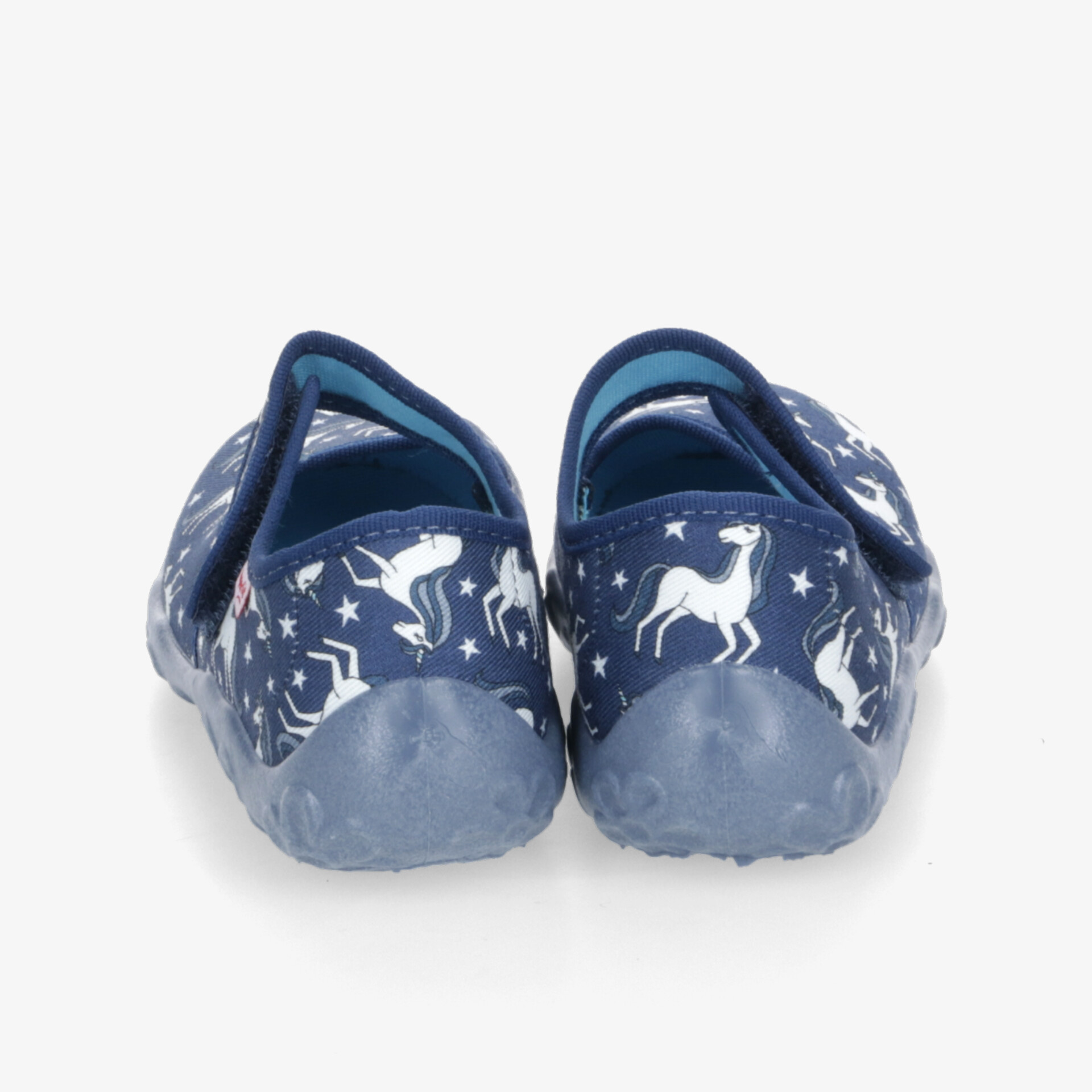 Bequemes Paar blauer Hausschuhe mit rutschfester Sohle und niedlichem weißen Hirschmotiv, ideal für kalte Tage