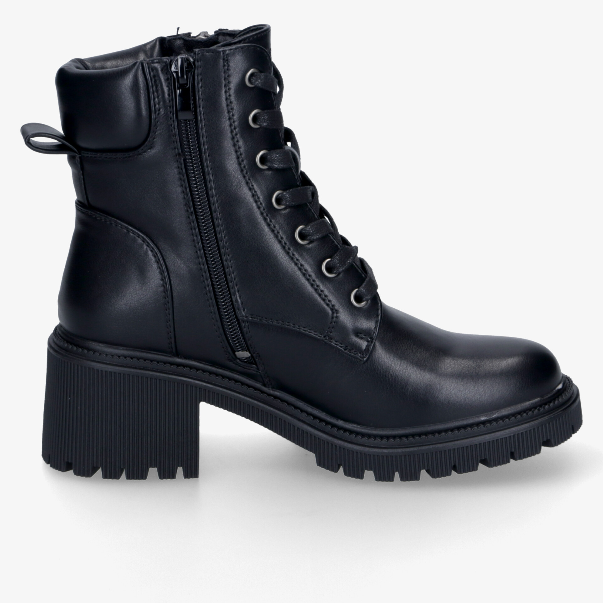 Schwarzer Stiefel mit Schnürung und Reißverschluss, robuster Absatz und profilierter Sohle in seitlicher Ansicht