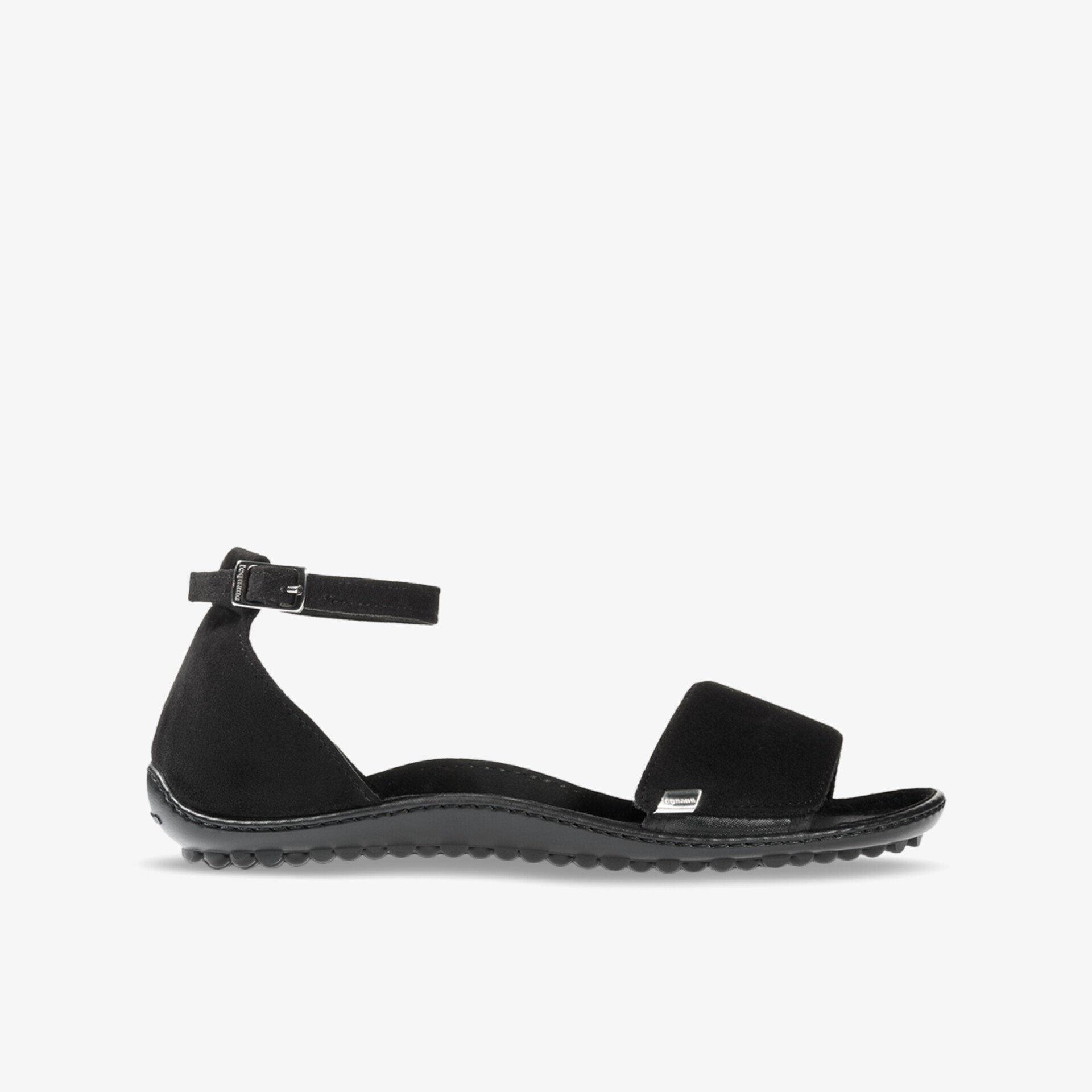 Elegante schwarze Sandale mit verstellbarem Knöchelriemen und rutschfester Sohle, ideal für Komfort und Stil.