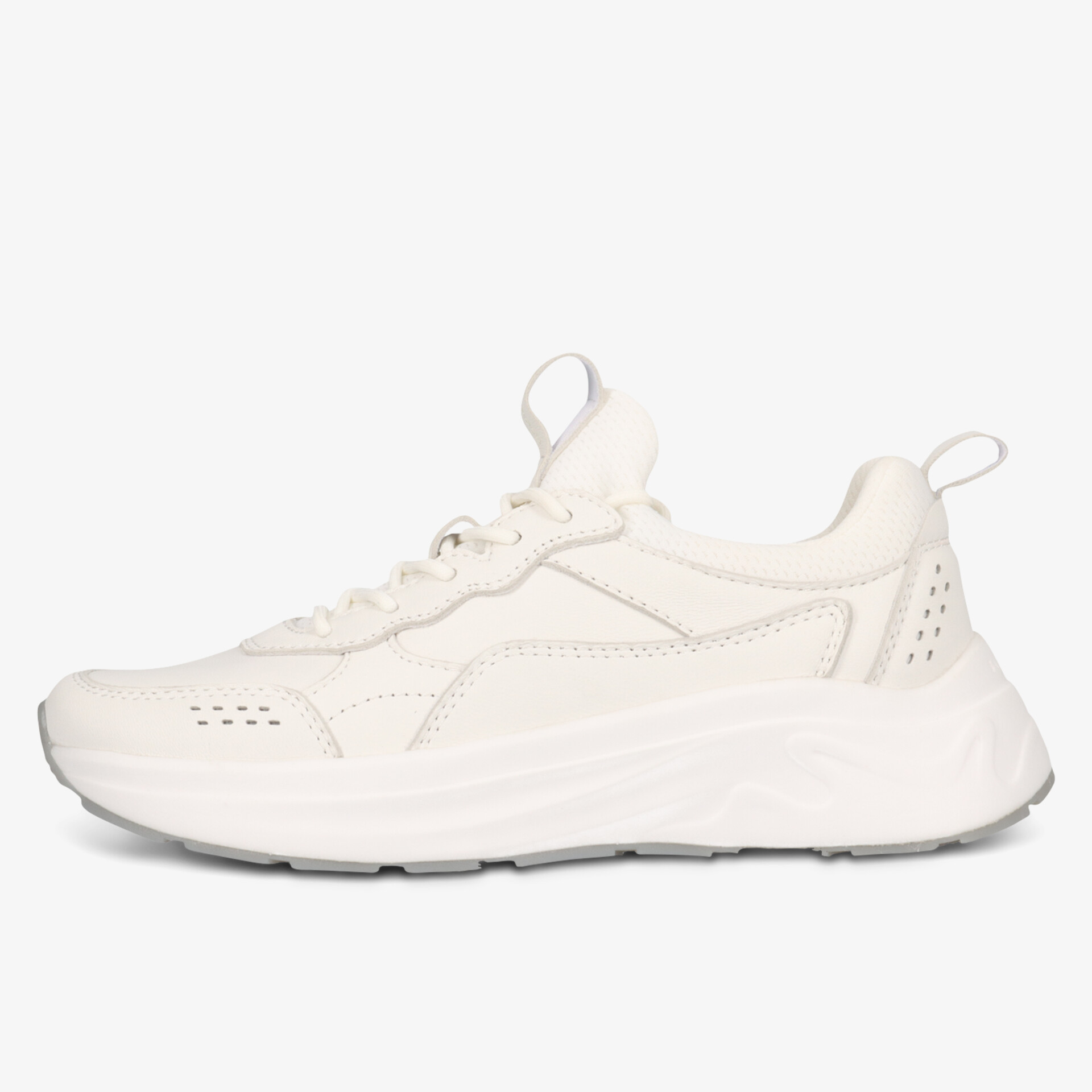 Moderner Sneaker in Weiß mit robuster Sohle für sportlichen Look.