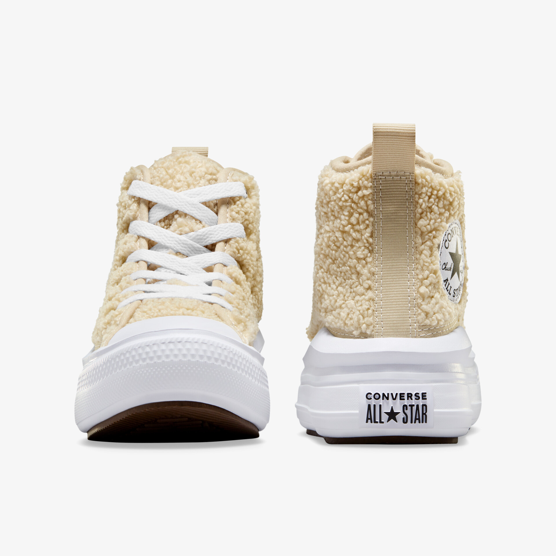 Beige Plüsch Converse All Star High-Top Sneaker für modernen Stil und Komfort, vorne und hinten Ansicht.