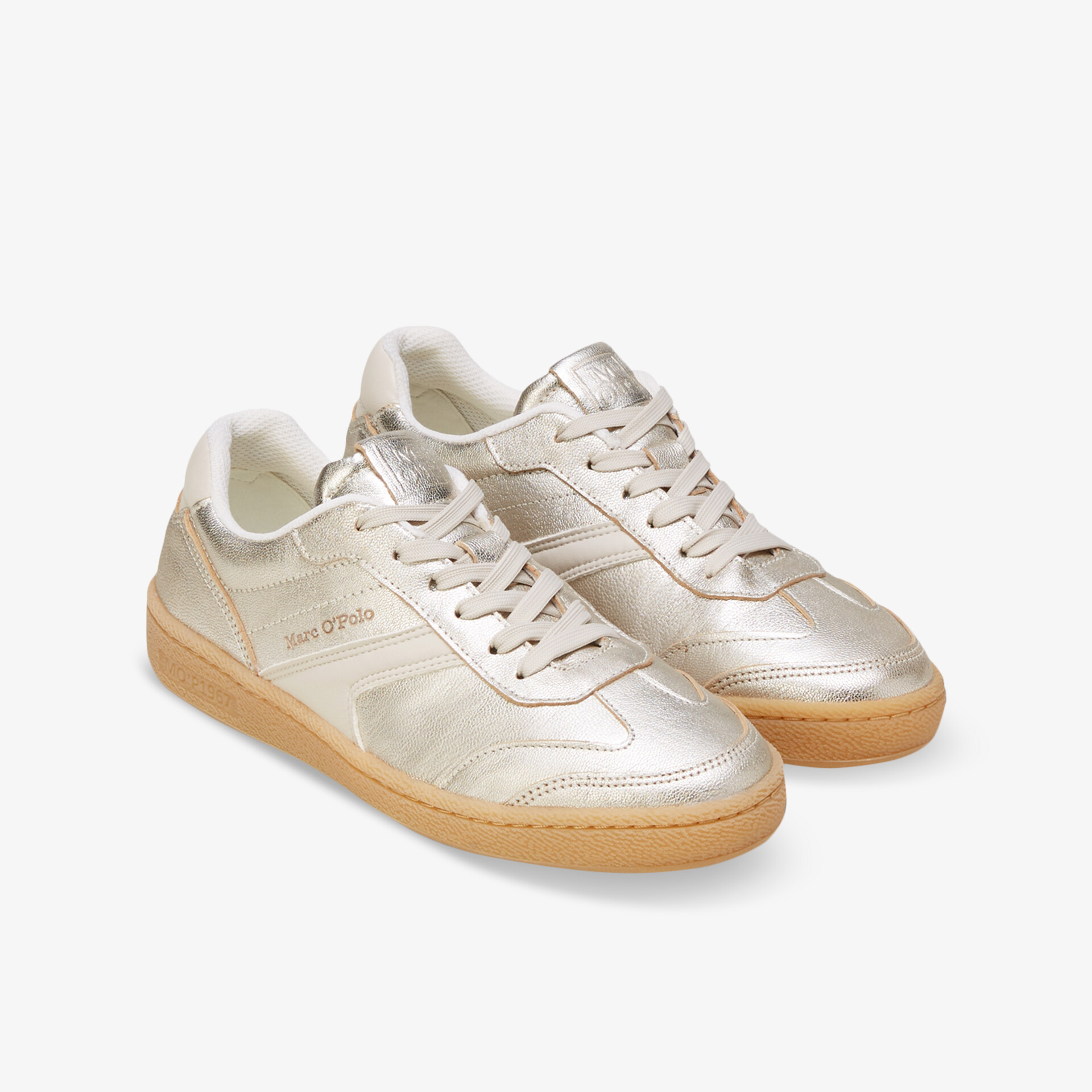 Beige Sneaker mit robusten Gummisohlen, komfortable Passform und modernem sportlichen Design als Paar abgebildet