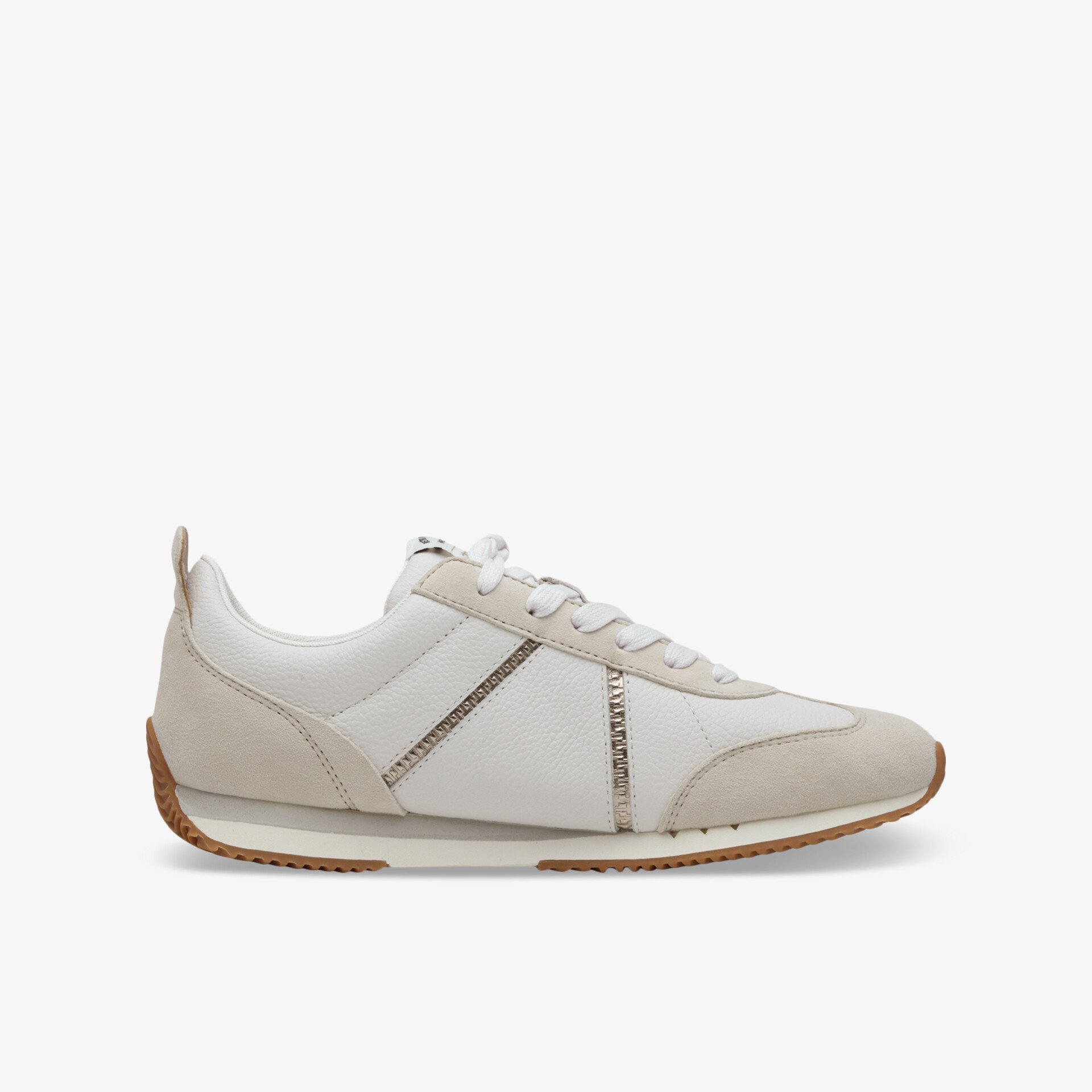 Sportlicher, leichter Sneaker in Weiß-Beige mit rutschfester Sohle und flexibler Passform seitlich sichtbar