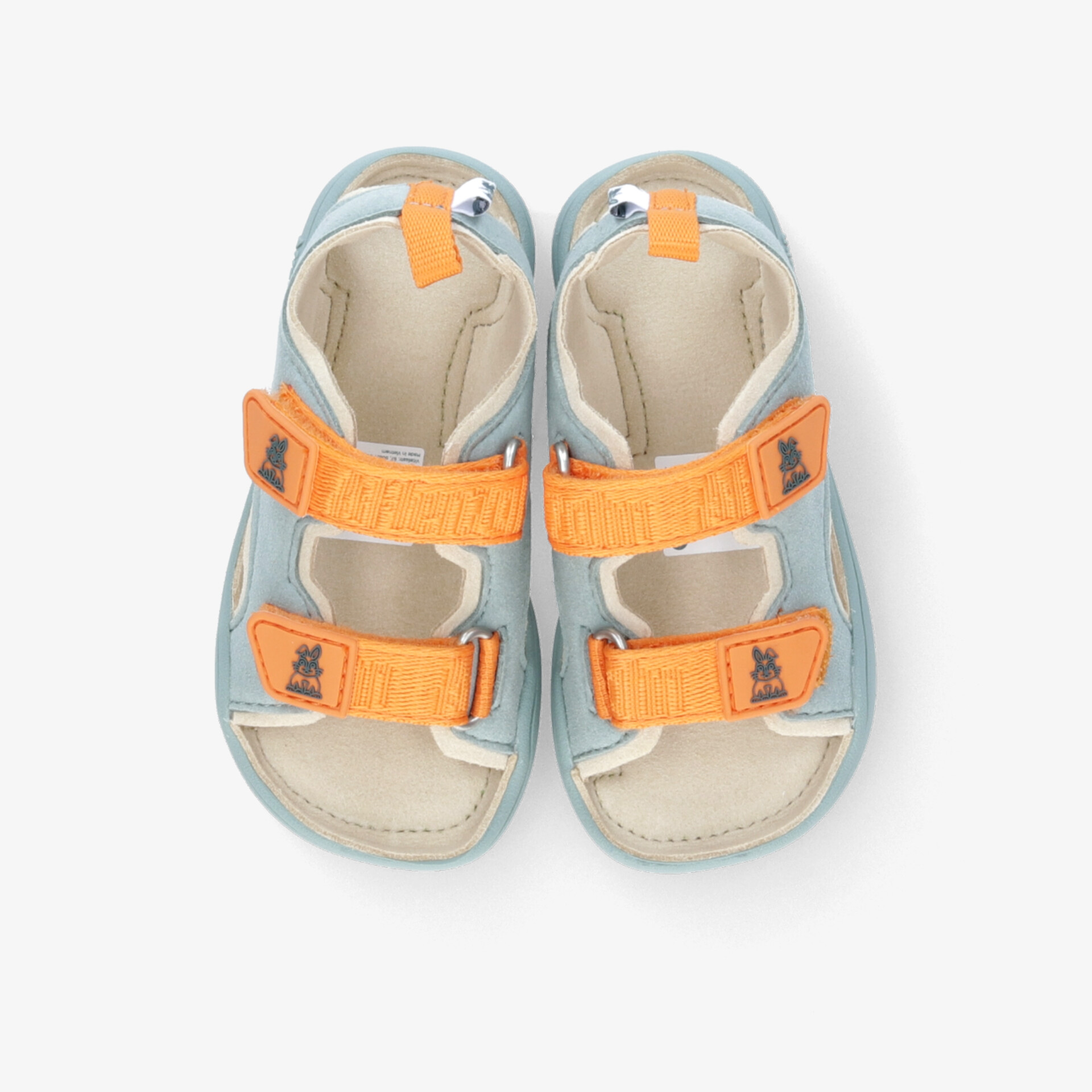 Bequeme Sandalen mit verstellbaren Riemen und rutschfester Sohle in stilvollem Design.